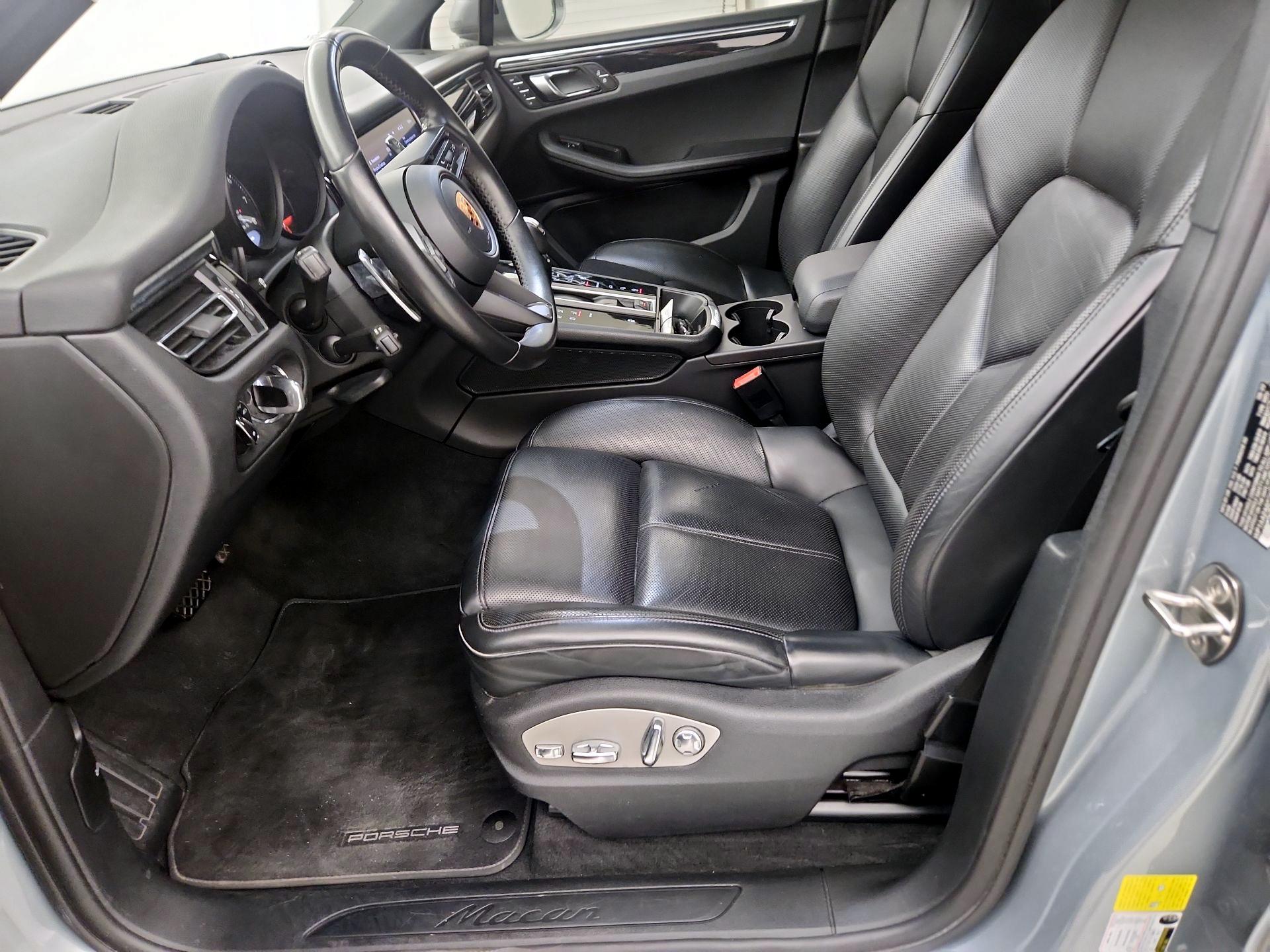 Thumbnail: 2023 Porsche Macan - 9