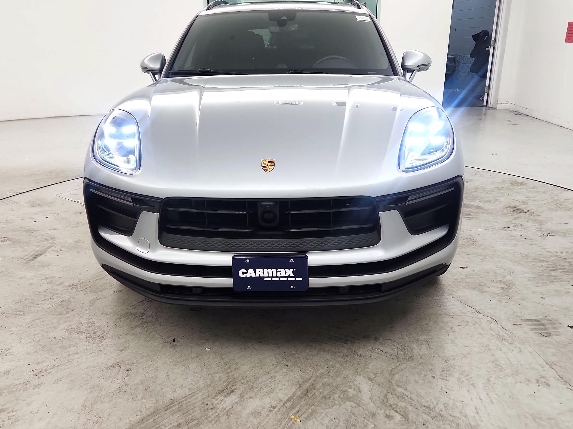 Thumbnail: 2023 Porsche Macan - 2