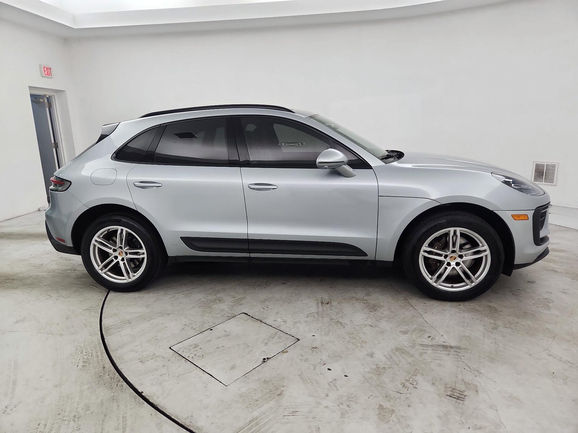 Thumbnail: 2023 Porsche Macan - 4