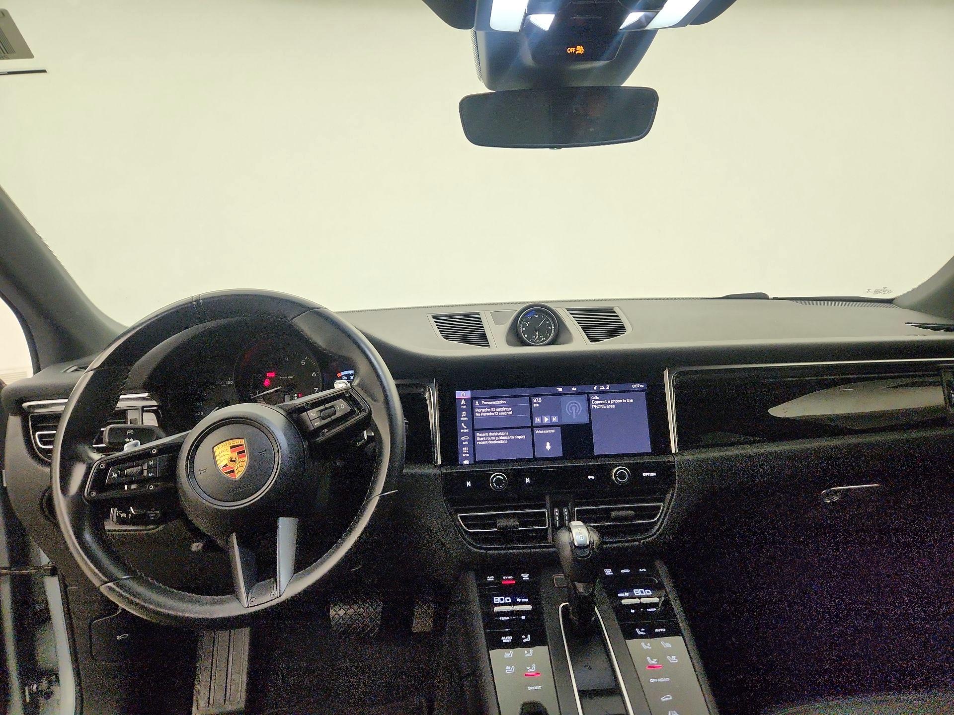 Thumbnail: 2023 Porsche Macan - 8