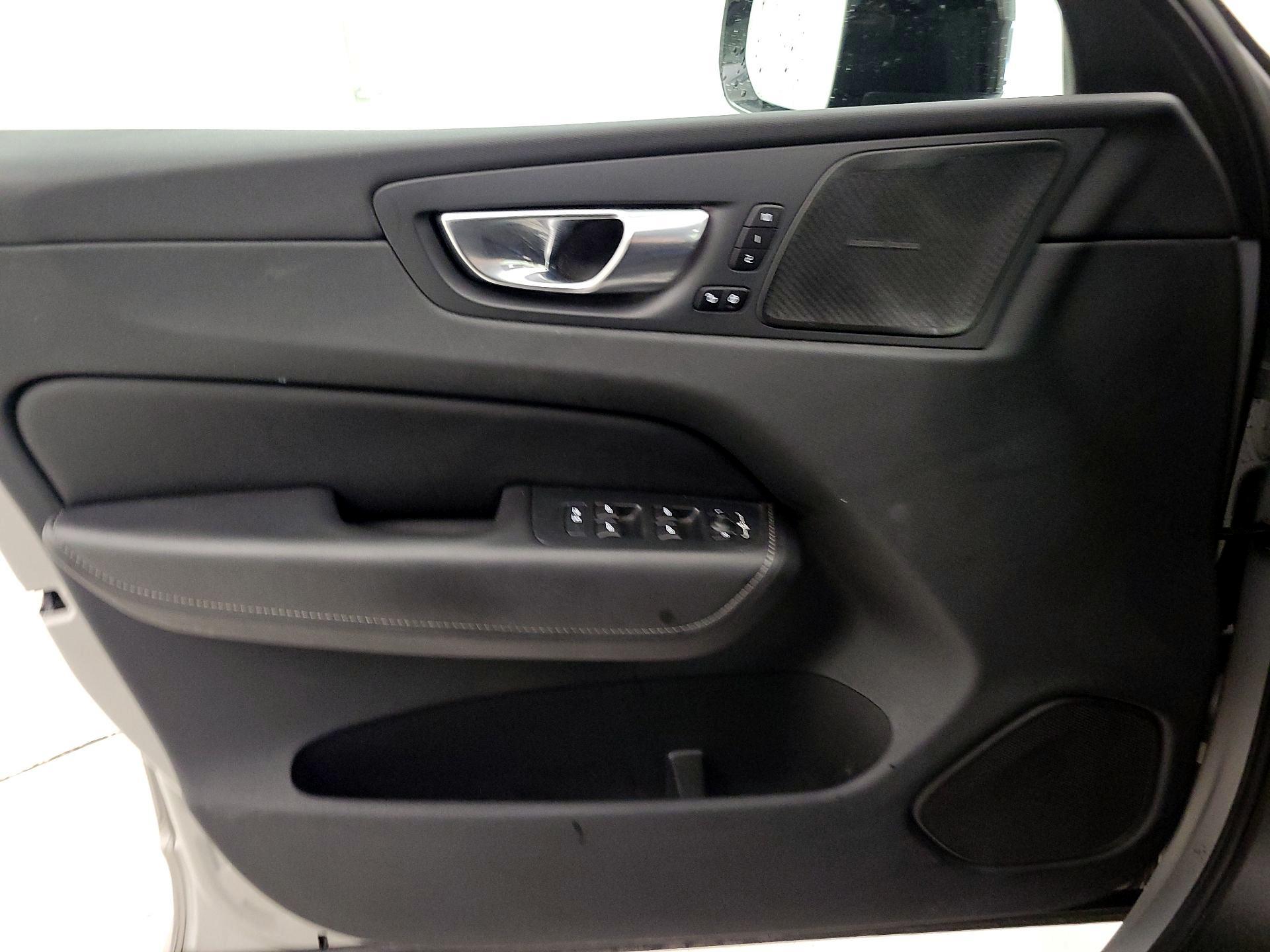 Thumbnail: 2023 Volvo XC60 - 12