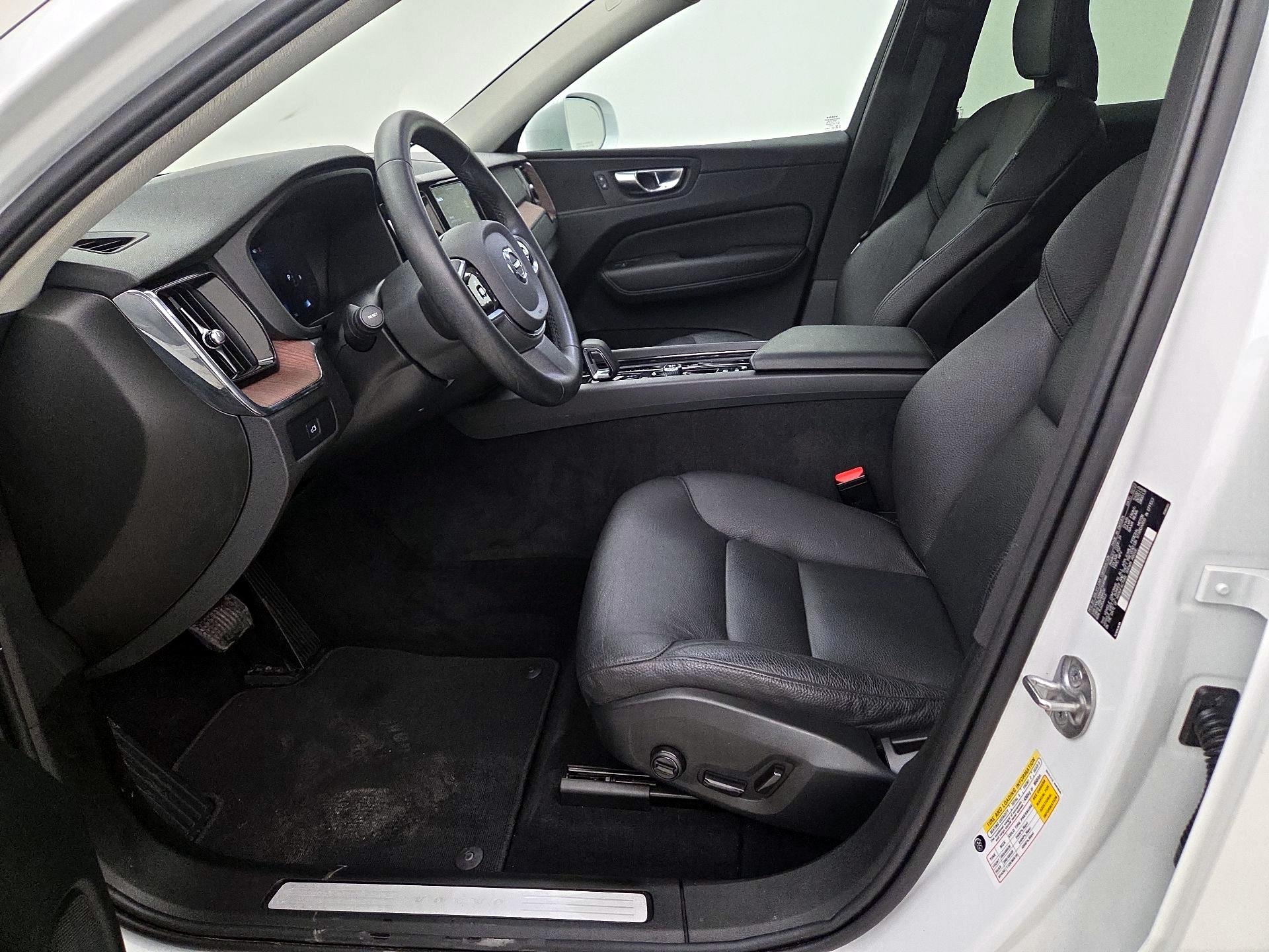 Thumbnail: 2023 Volvo XC60 - 11