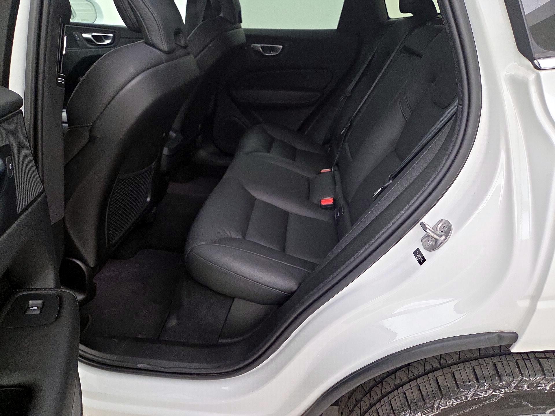 Thumbnail: 2023 Volvo XC60 - 20