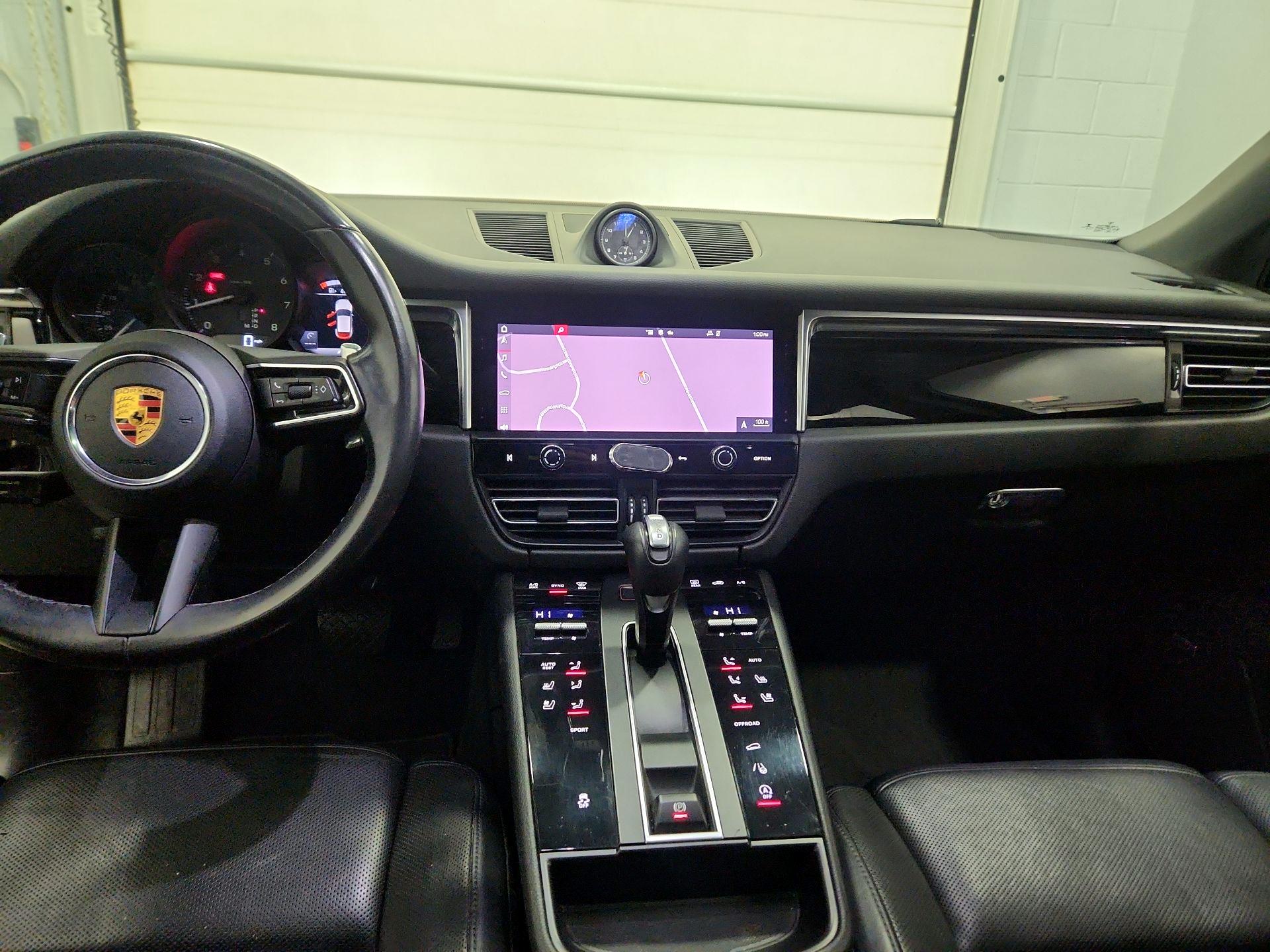 Thumbnail: 2022 Porsche Macan - 9