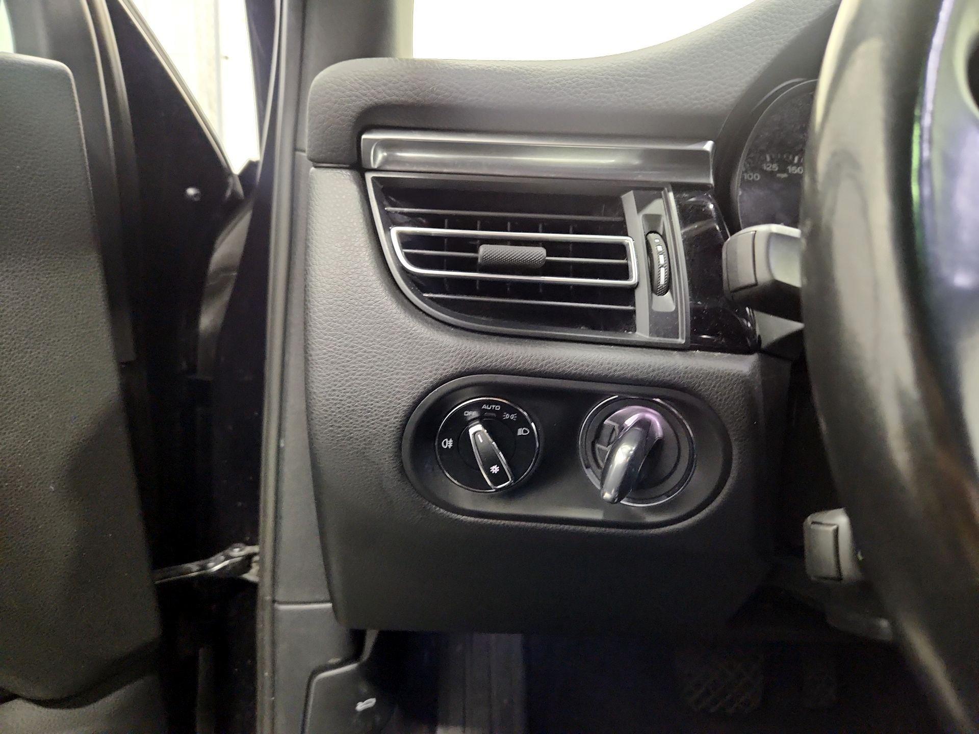 Thumbnail: 2022 Porsche Macan - 13