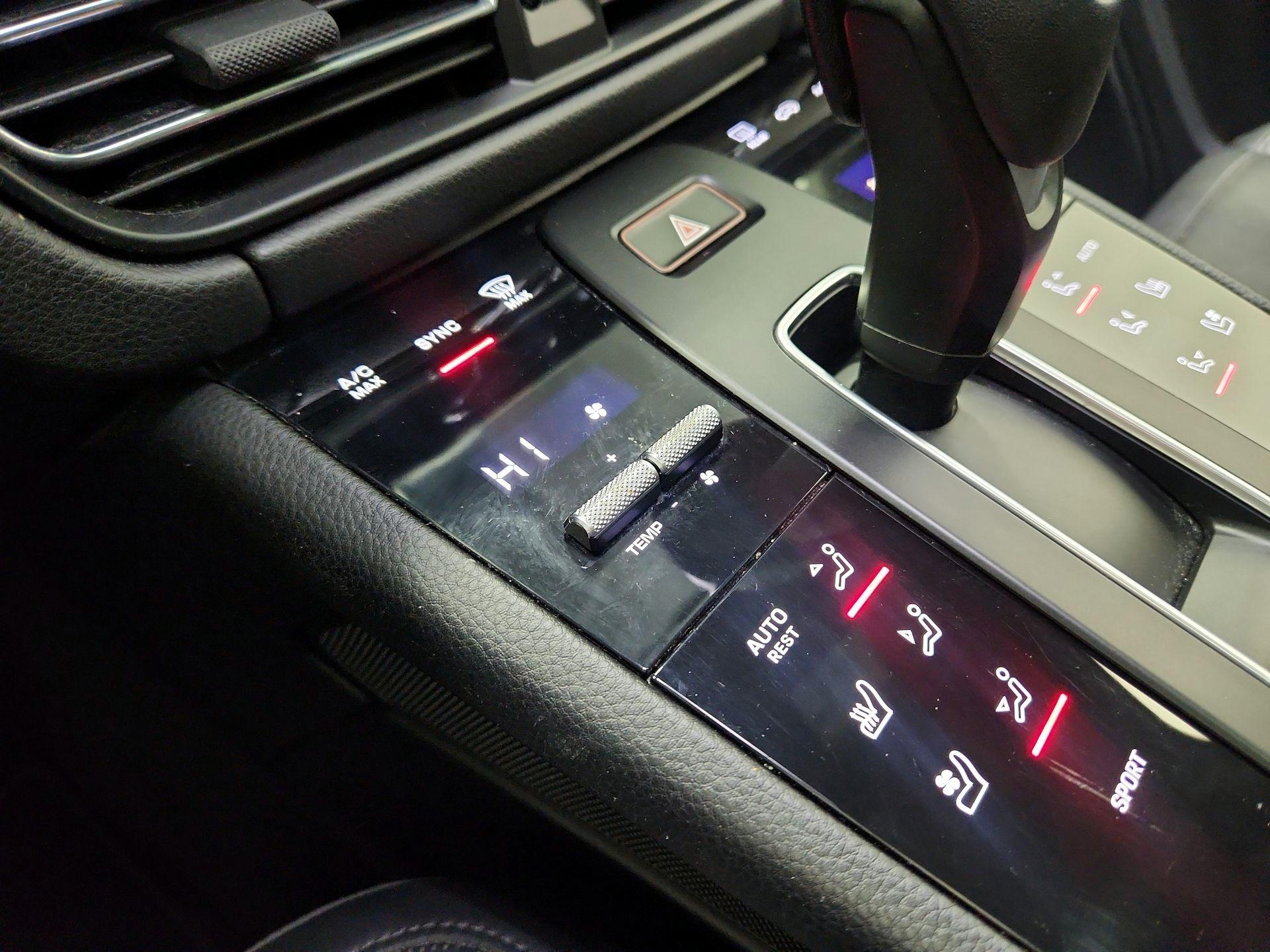 Thumbnail: 2022 Porsche Macan - 17