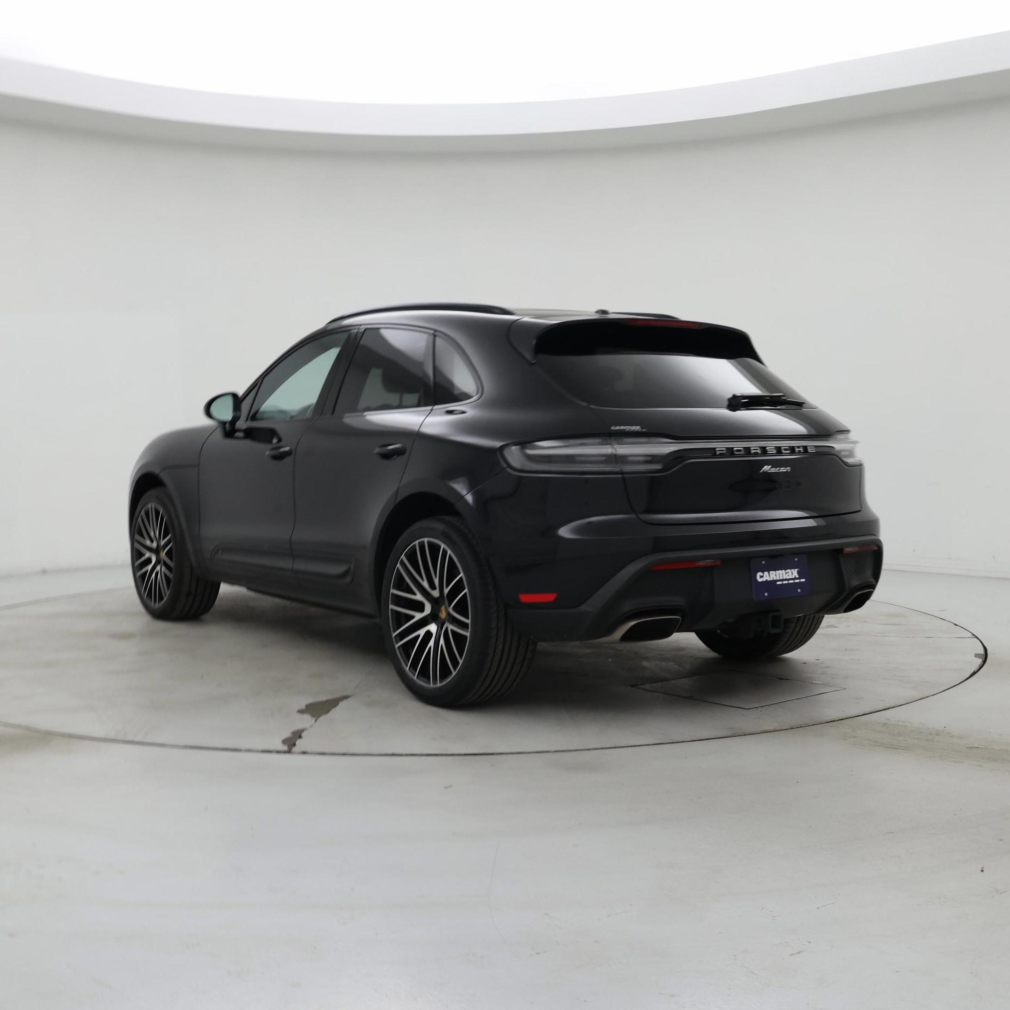 Thumbnail: 2022 Porsche Macan - 2