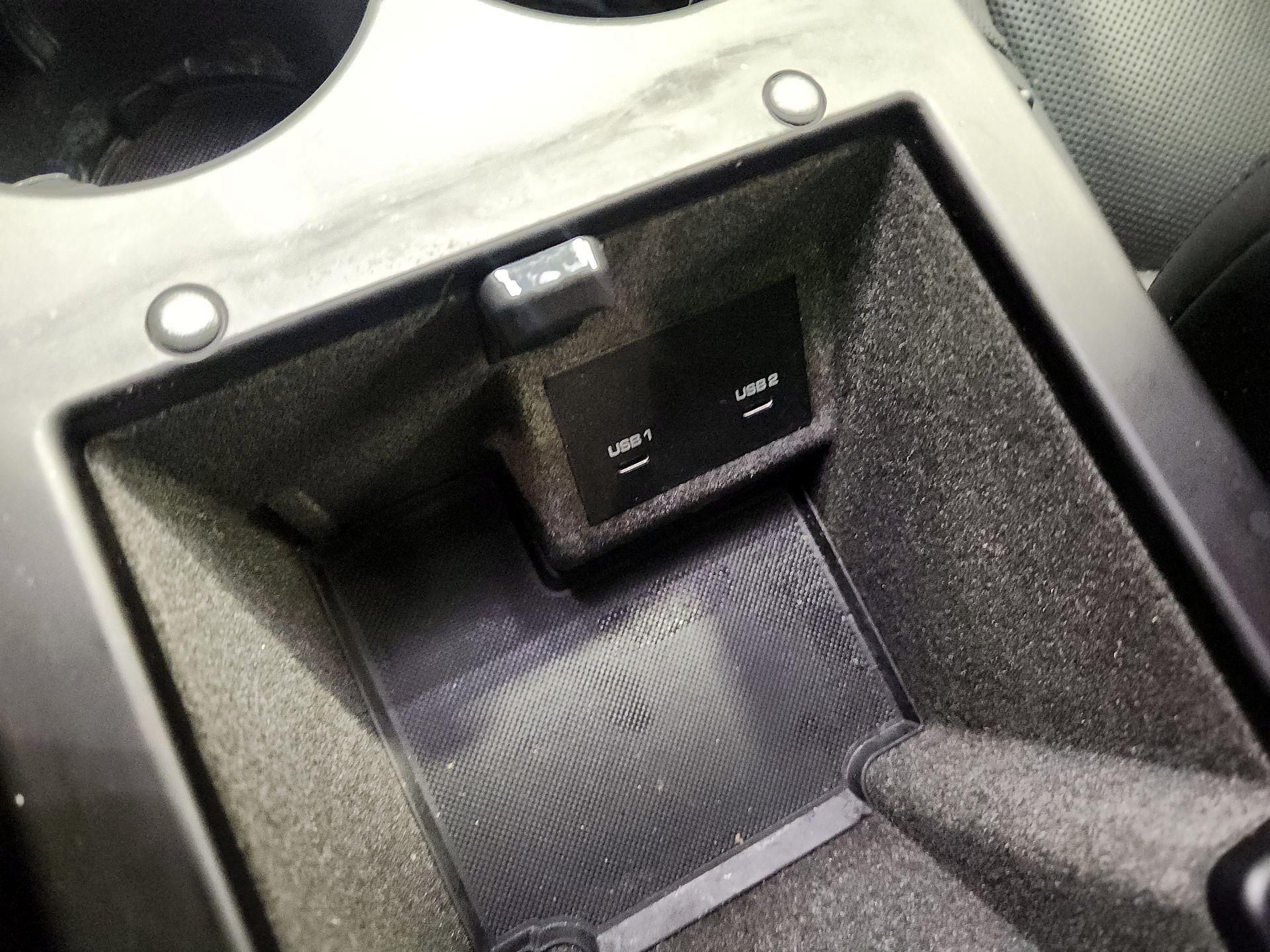 Thumbnail: 2022 Porsche Macan - 19