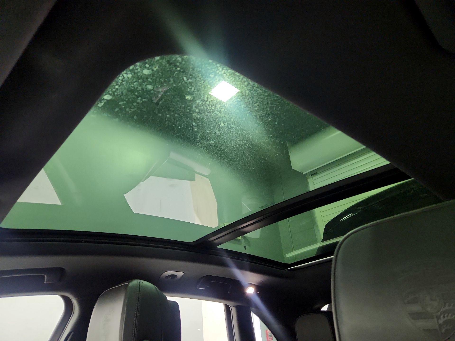 Thumbnail: 2022 Porsche Macan - 20