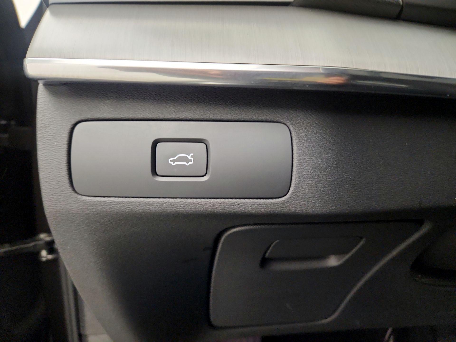 Thumbnail: 2024 Volvo XC90 - 11