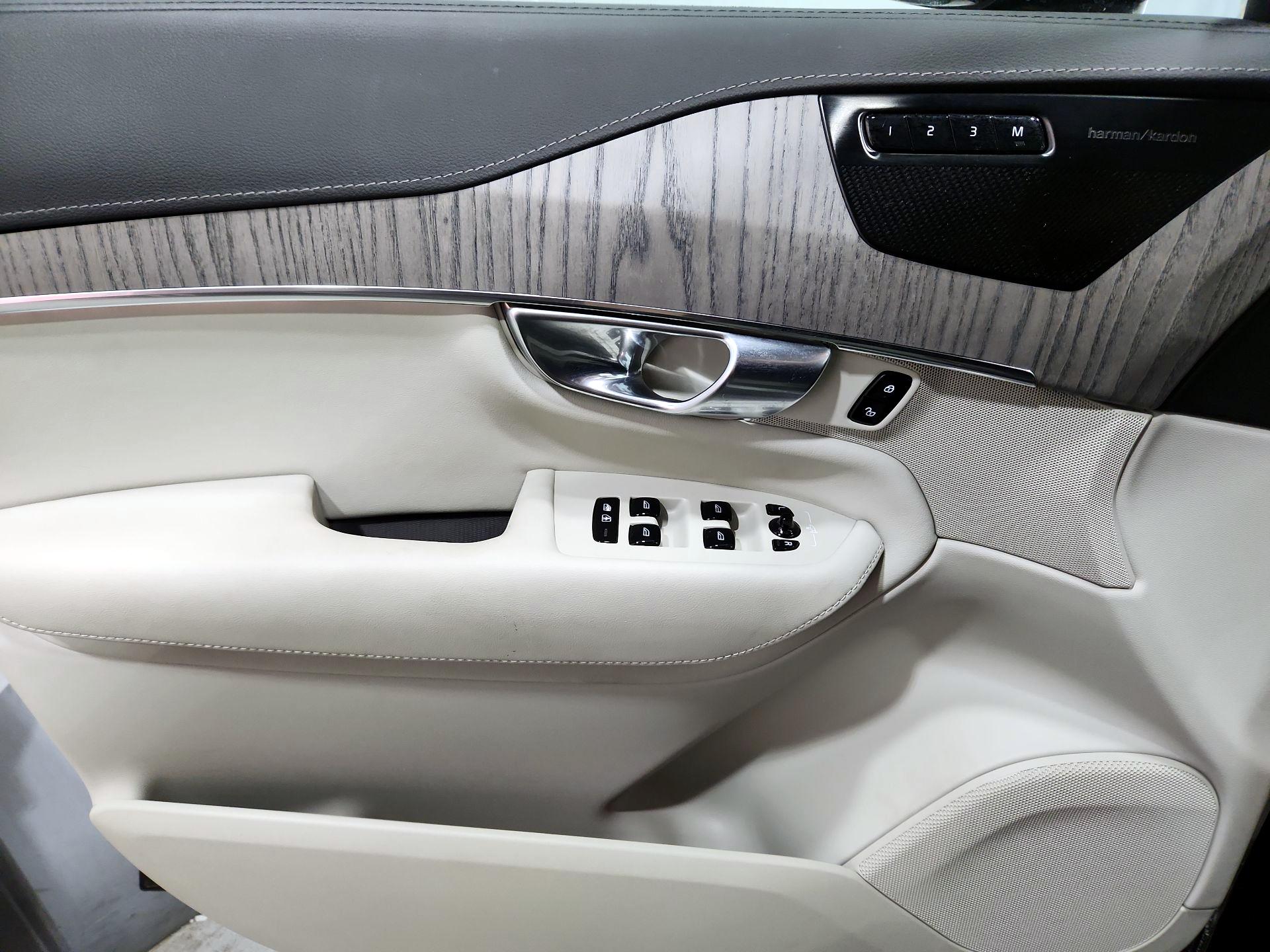 Thumbnail: 2023 Volvo XC90 - 12