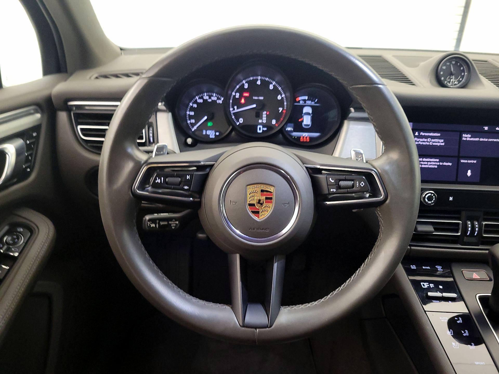 Thumbnail: 2023 Porsche Macan - 10