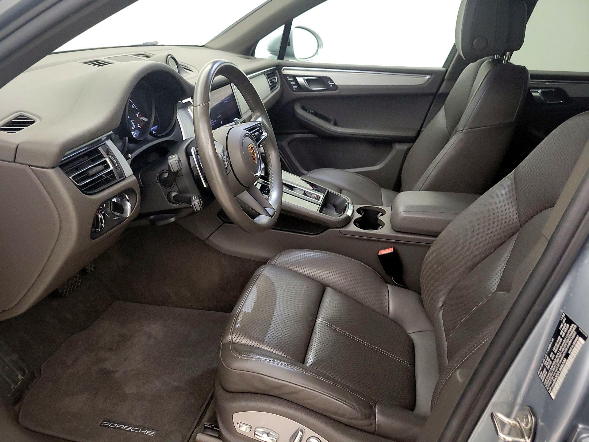 Thumbnail: 2023 Porsche Macan - 11