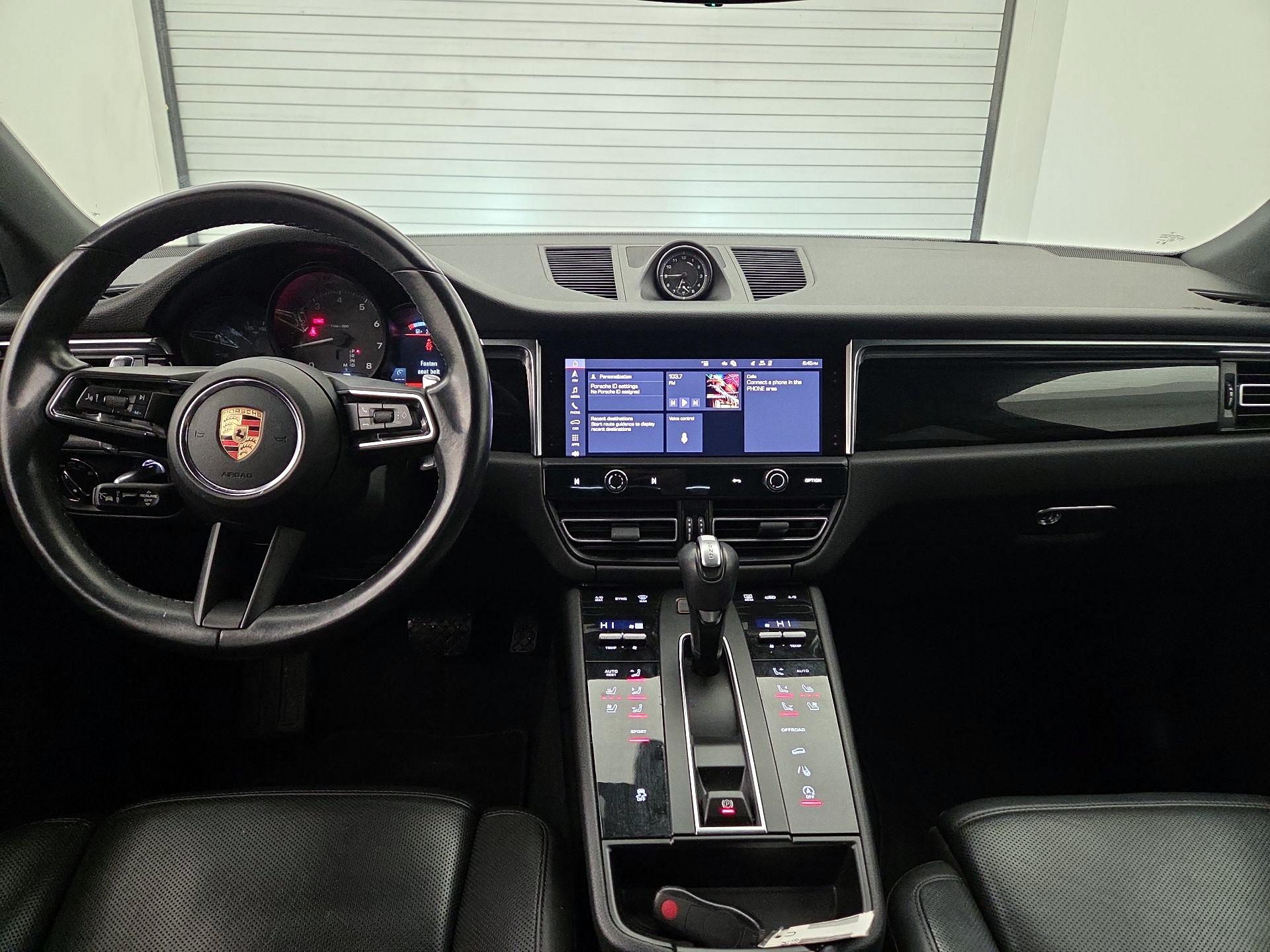 Thumbnail: 2023 Porsche Macan - 9