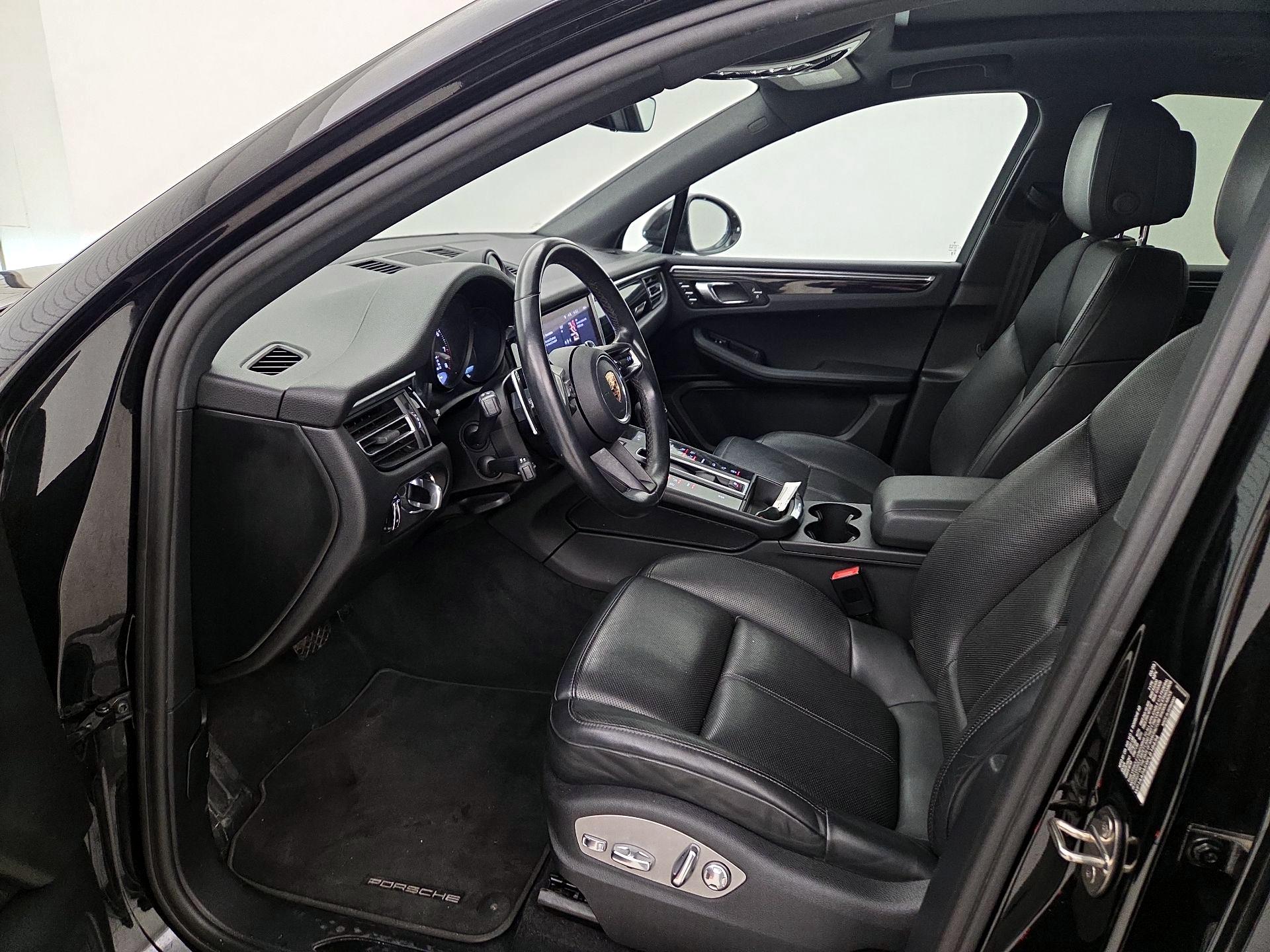 Thumbnail: 2023 Porsche Macan - 11