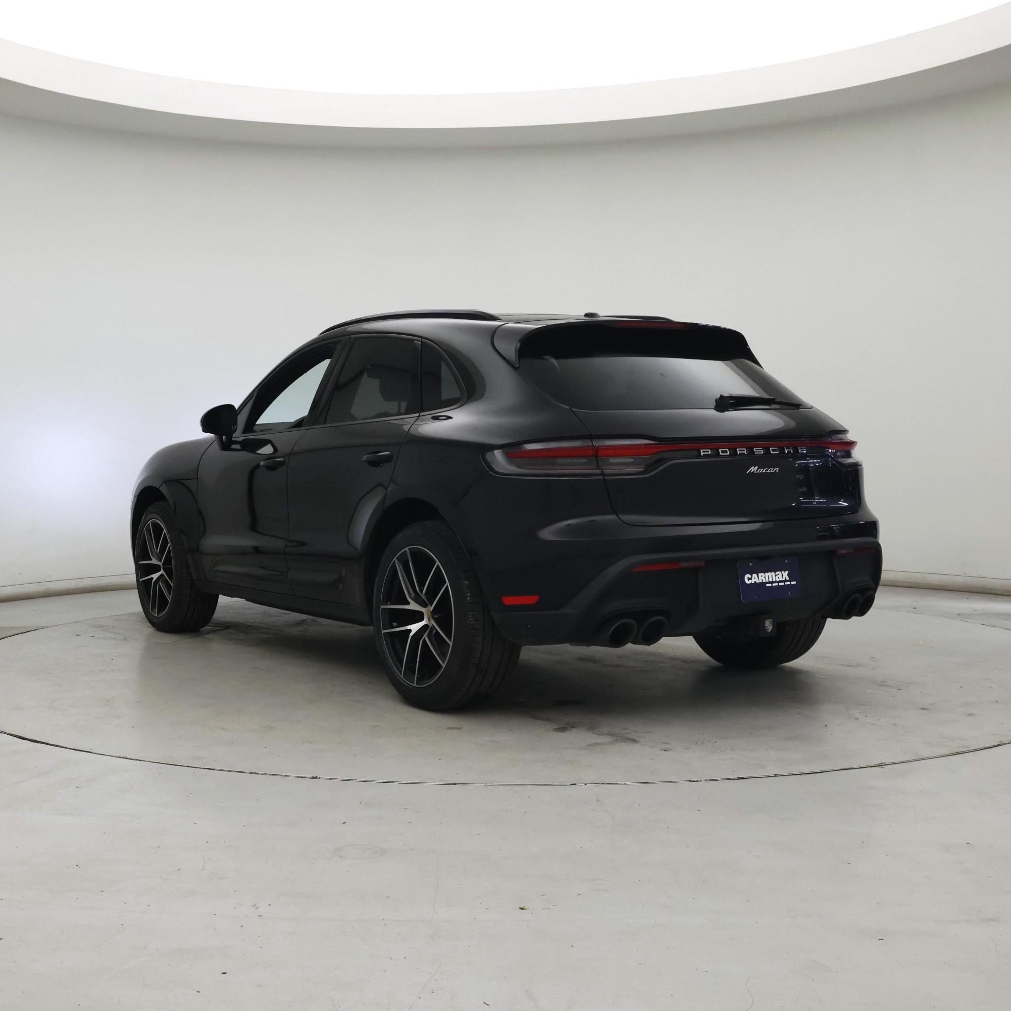 Thumbnail: 2023 Porsche Macan - 2