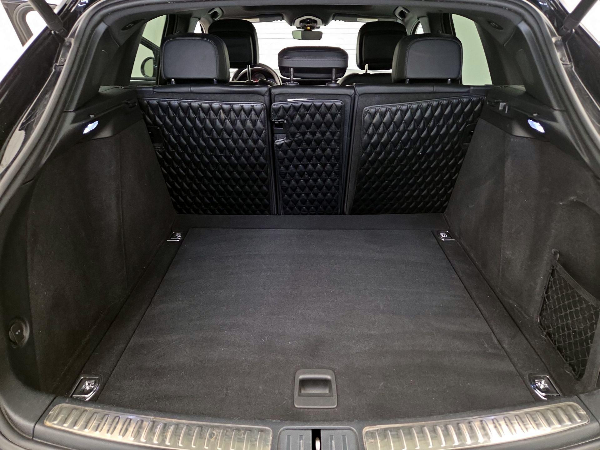 Thumbnail: 2023 Porsche Macan - 19