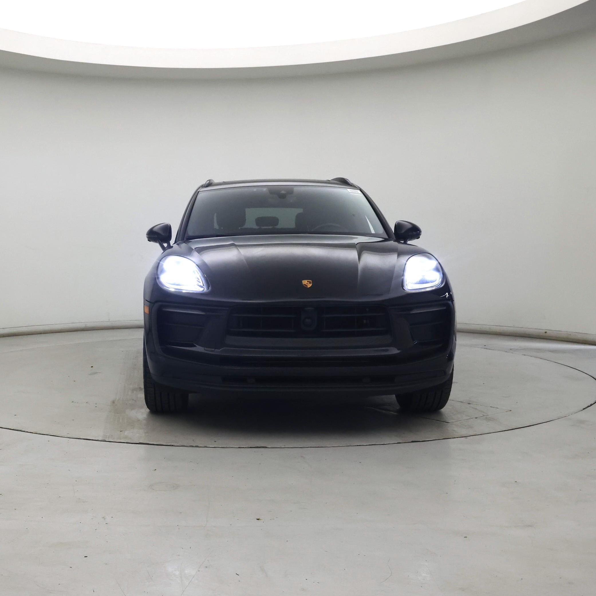 Thumbnail: 2023 Porsche Macan - 5