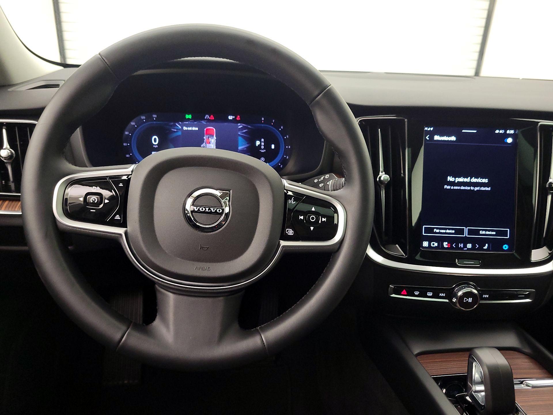 Thumbnail: 2025 Volvo S60 - 10