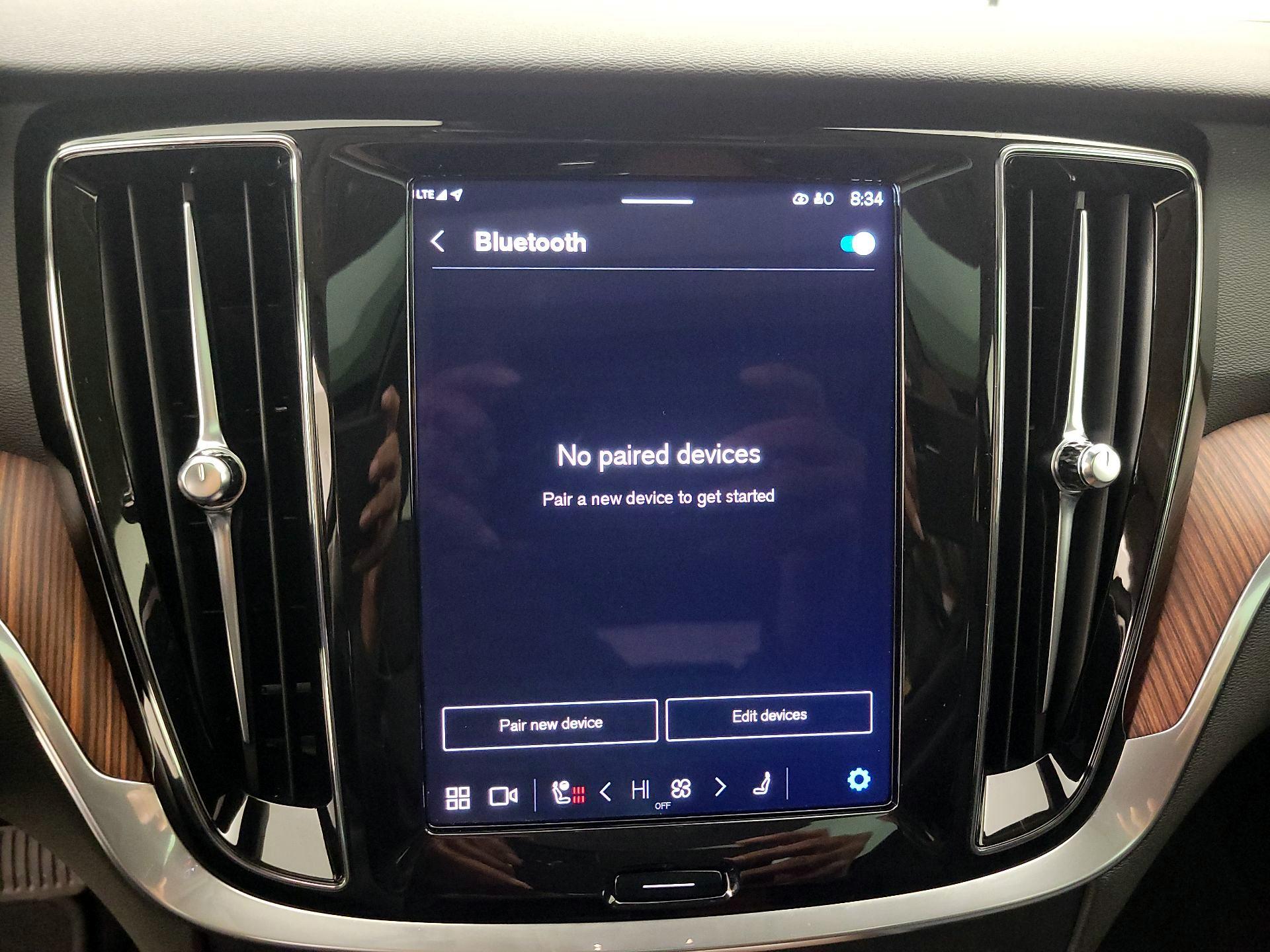 Thumbnail: 2025 Volvo S60 - 15