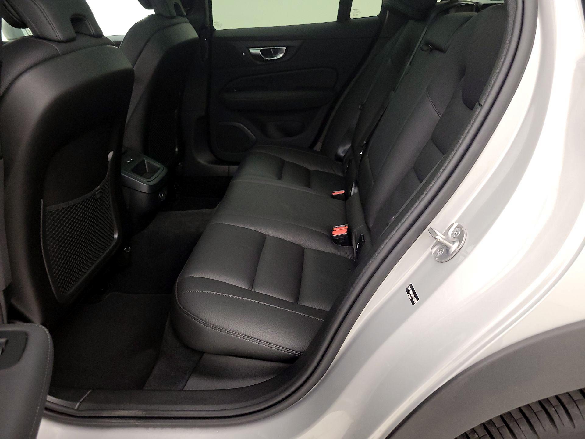 Thumbnail: 2025 Volvo S60 - 20