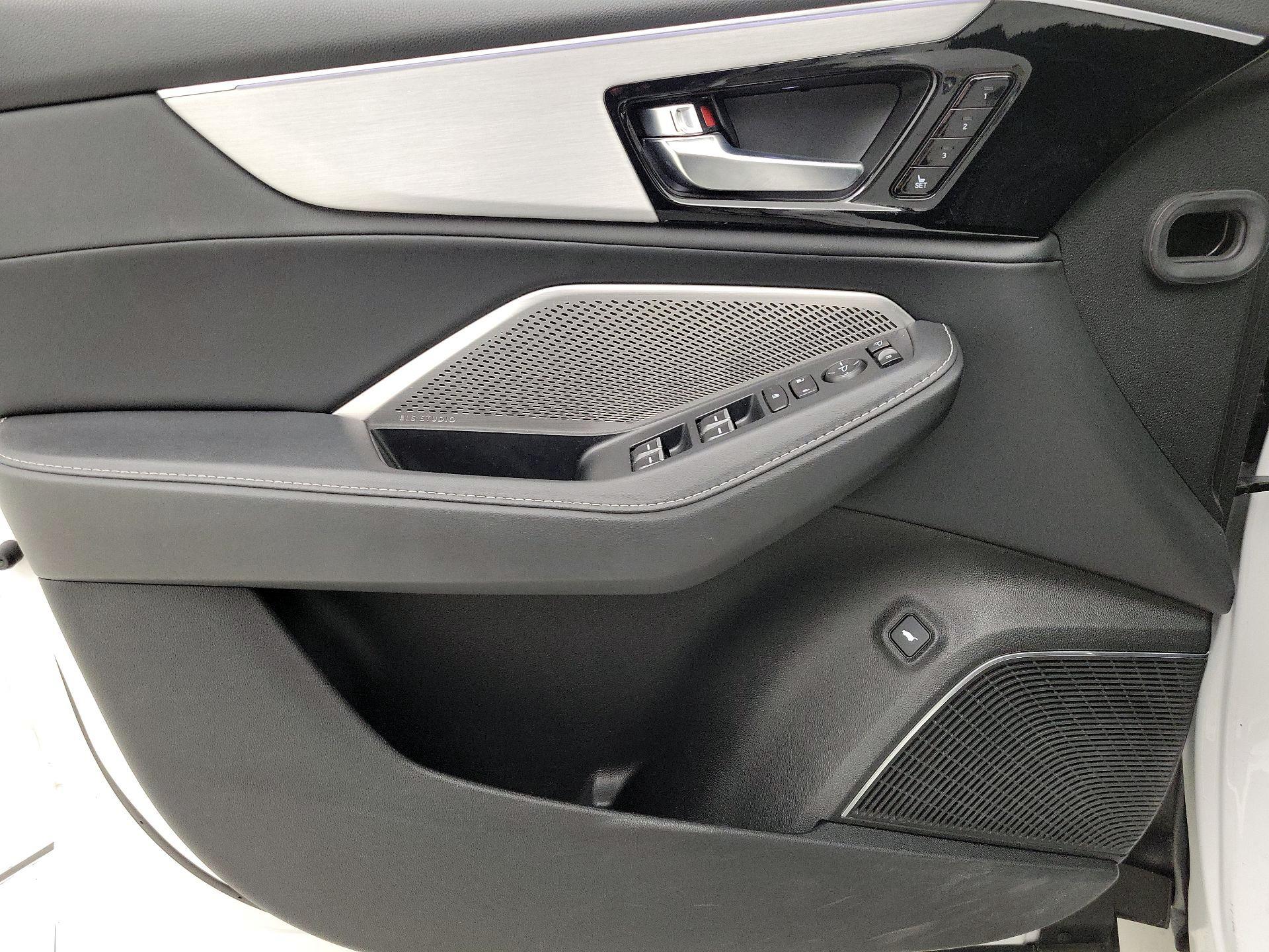 Thumbnail: 2023 Acura MDX - 12