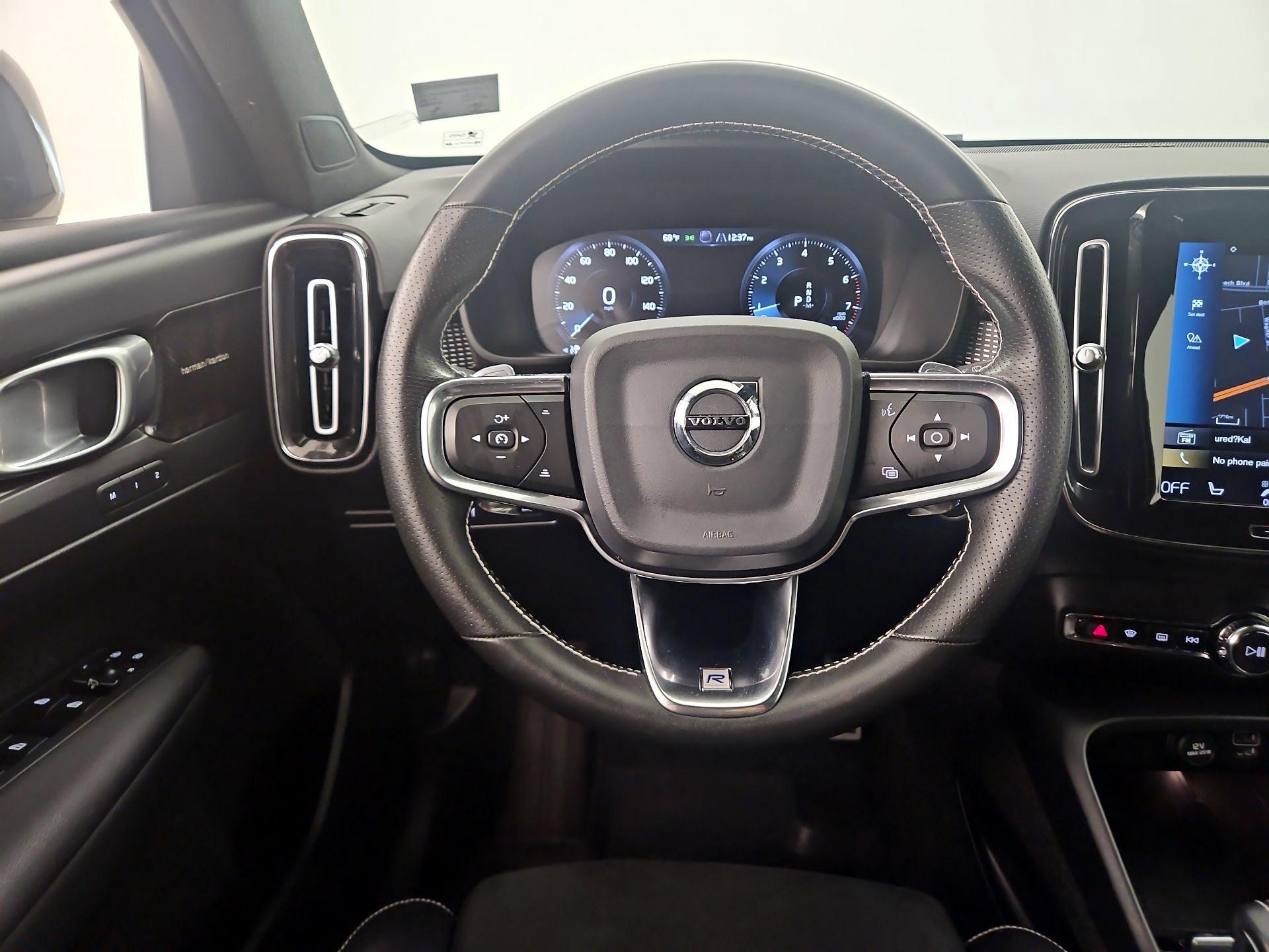 Thumbnail: 2020 Volvo XC40 - 10