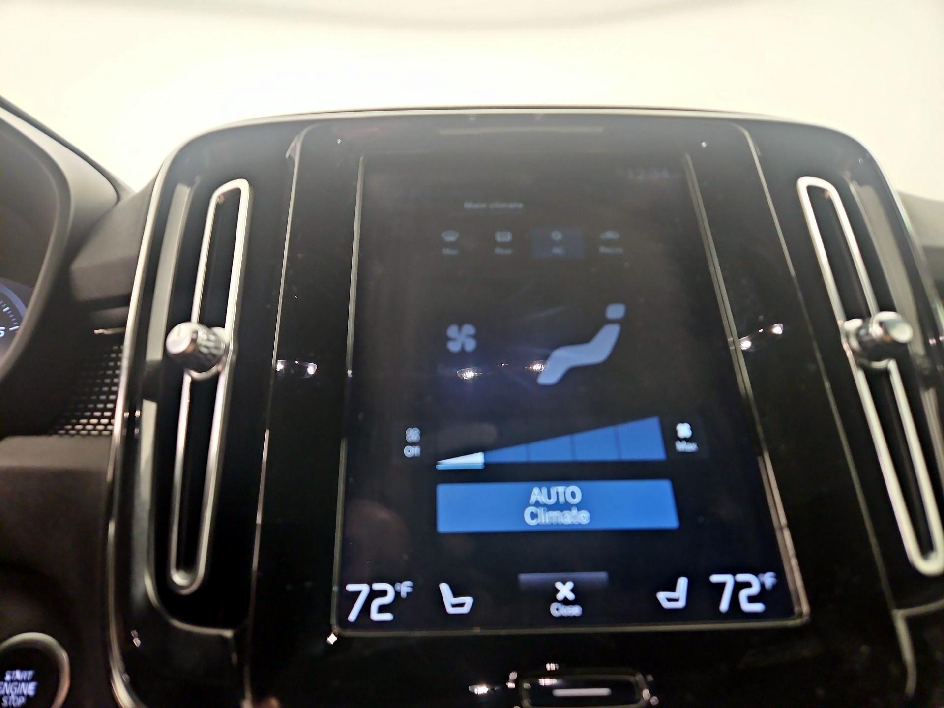 Thumbnail: 2020 Volvo XC40 - 17