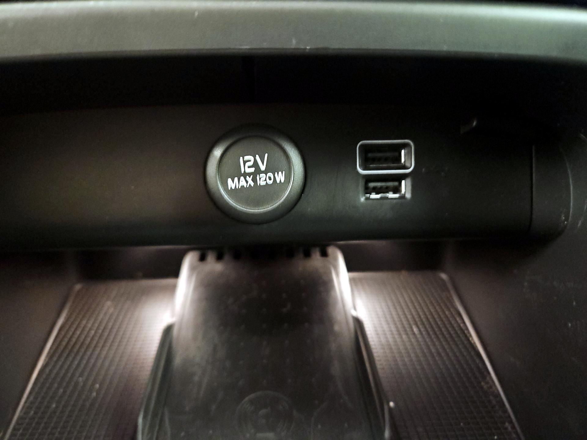 Thumbnail: 2020 Volvo XC40 - 19