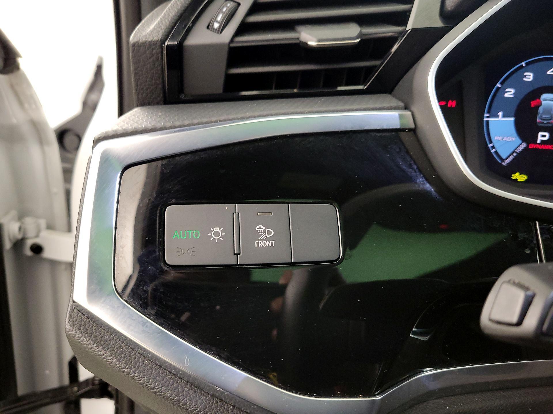 Thumbnail: 2024 Audi Q3 - 13