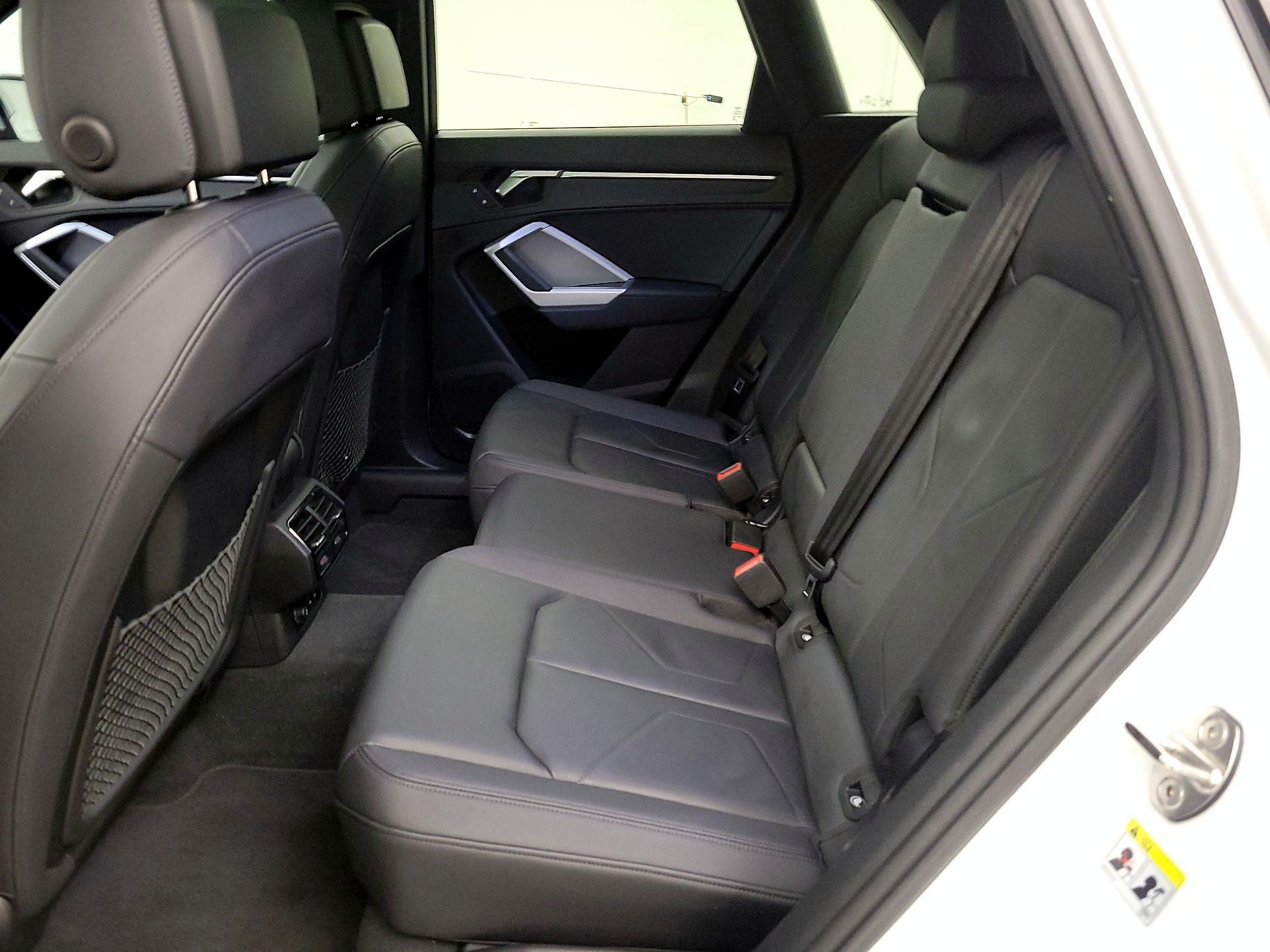 Thumbnail: 2024 Audi Q3 - 20