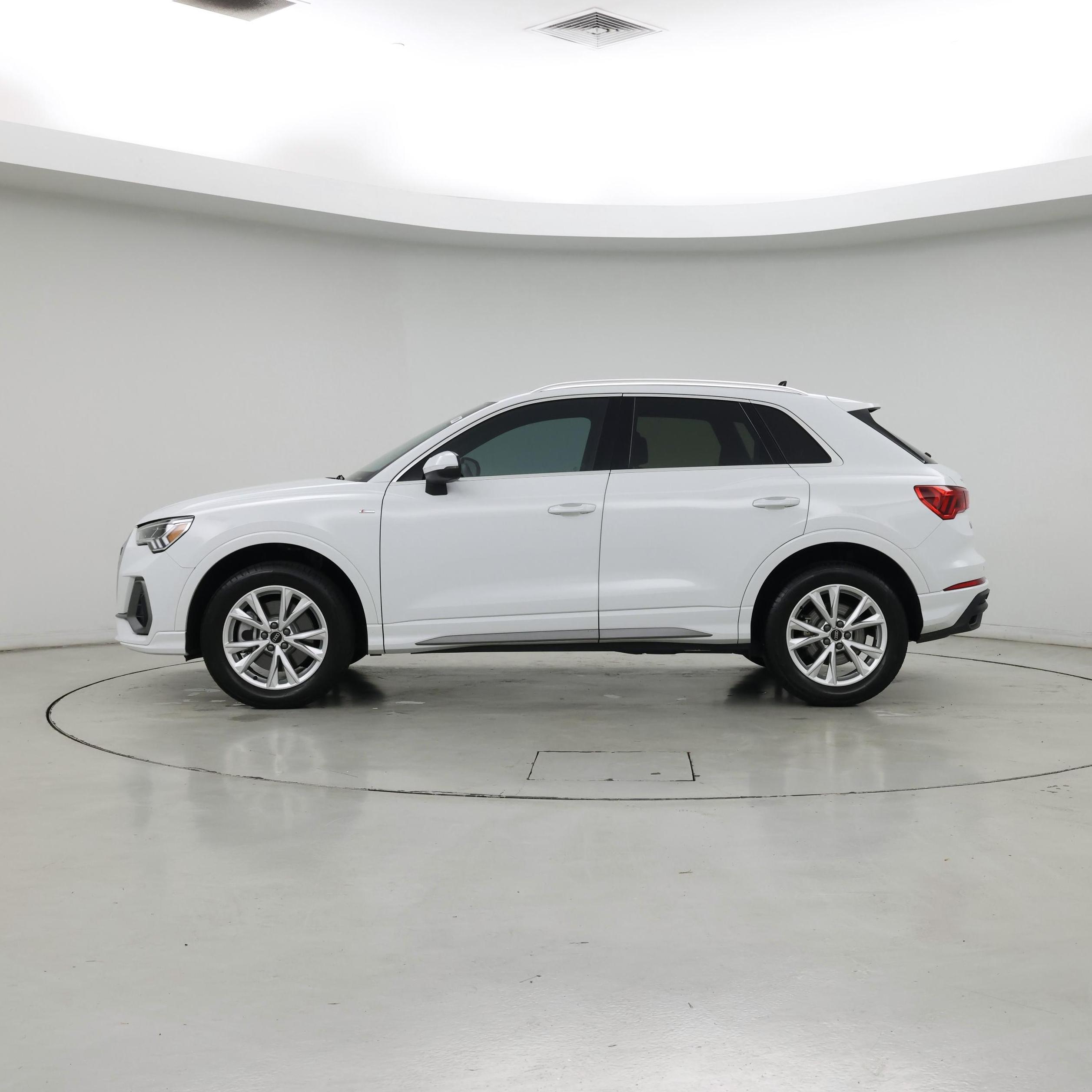 Thumbnail: 2024 Audi Q3 - 3