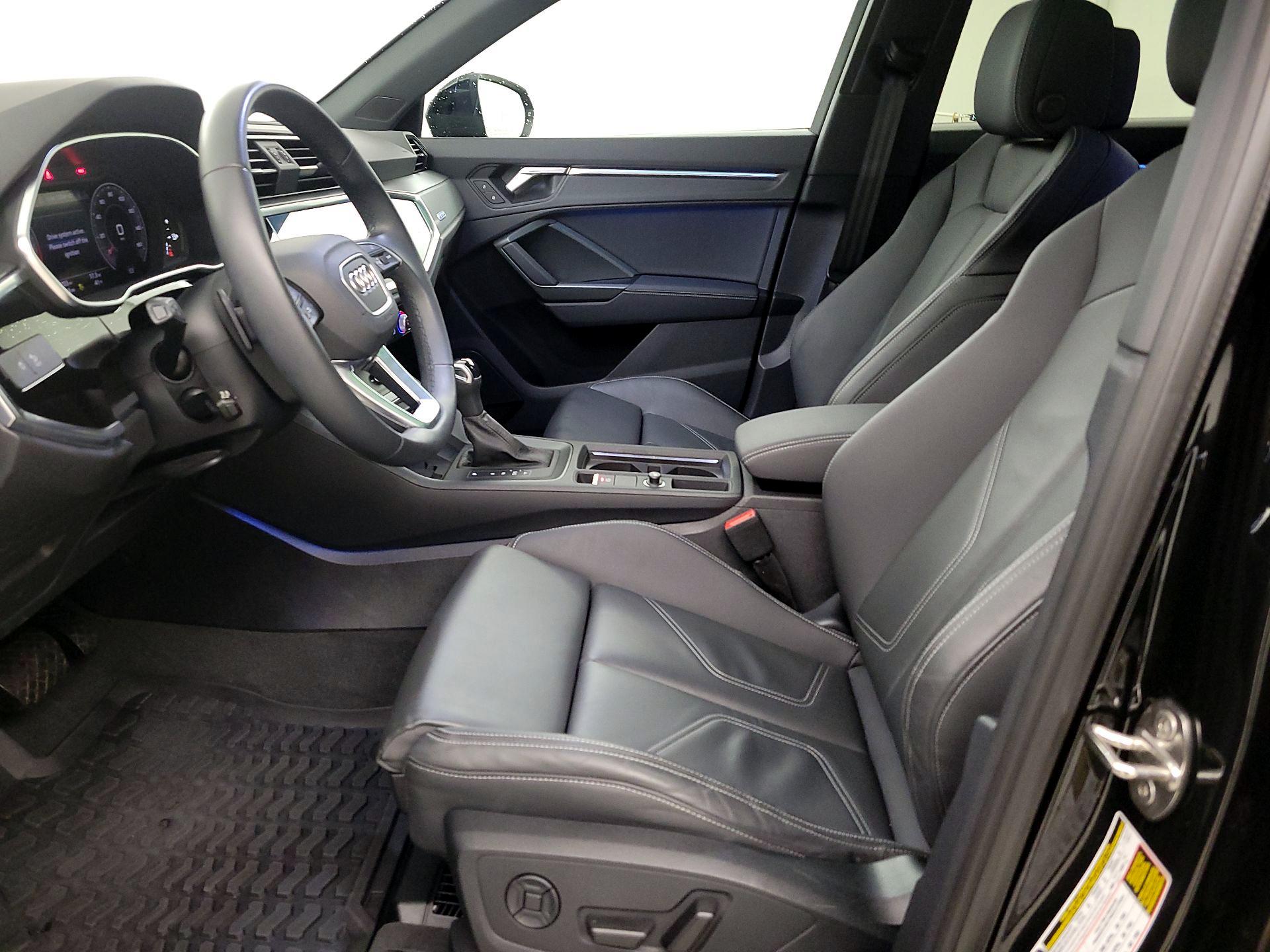 Thumbnail: 2023 Audi Q3 - 11