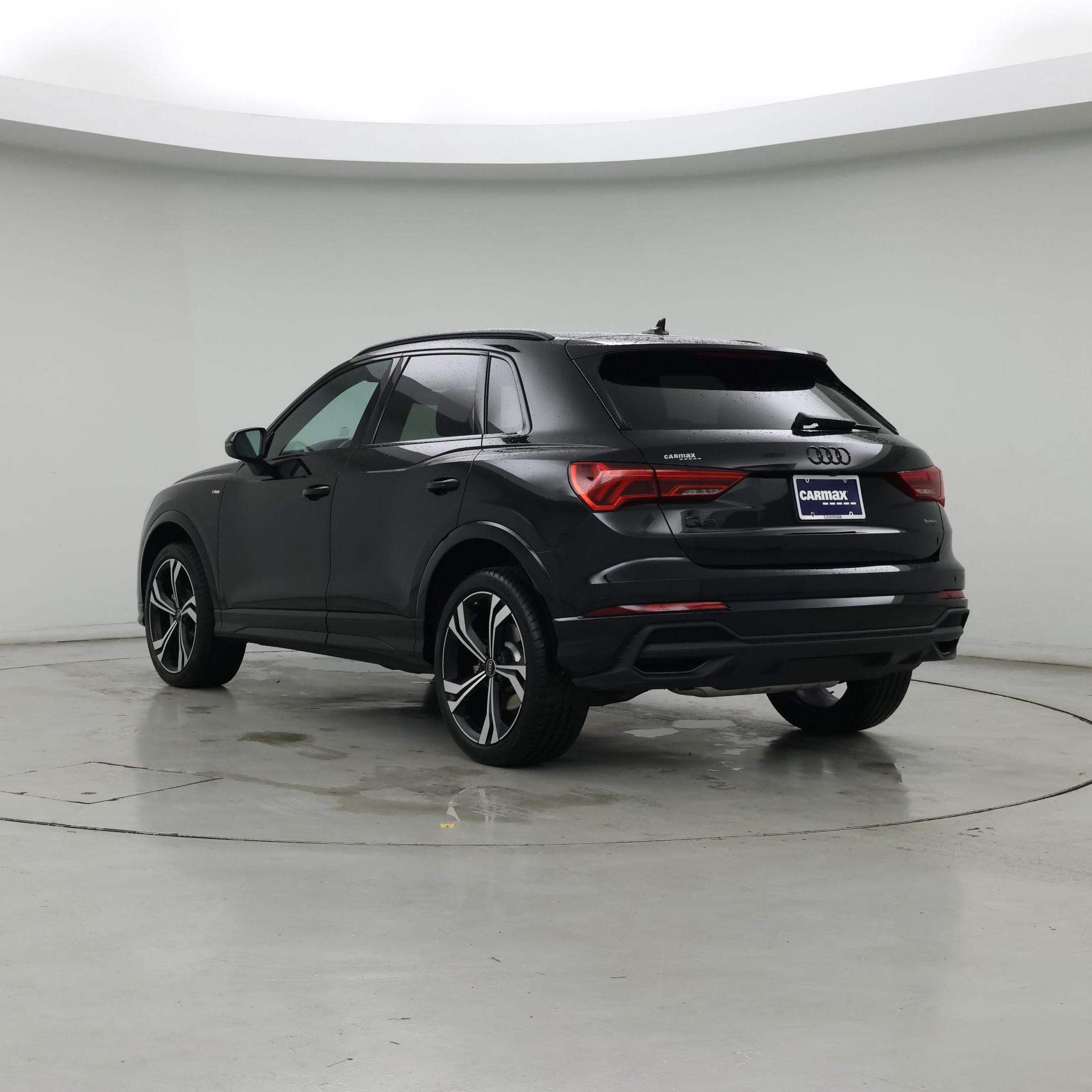 Thumbnail: 2023 Audi Q3 - 2