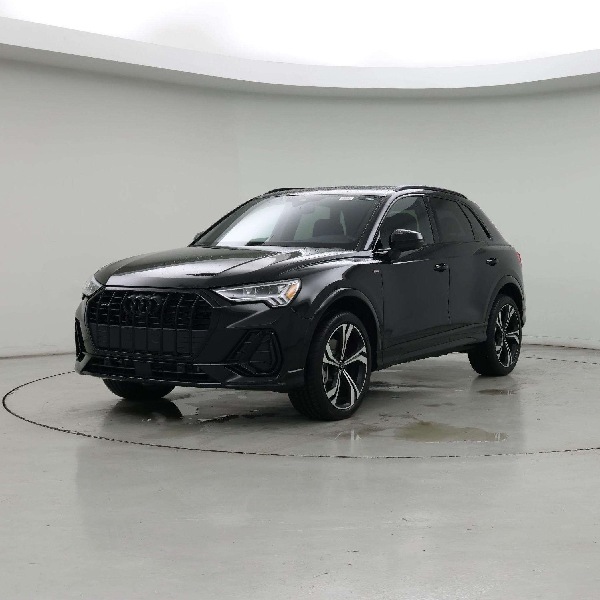 Thumbnail: 2023 Audi Q3 - 4