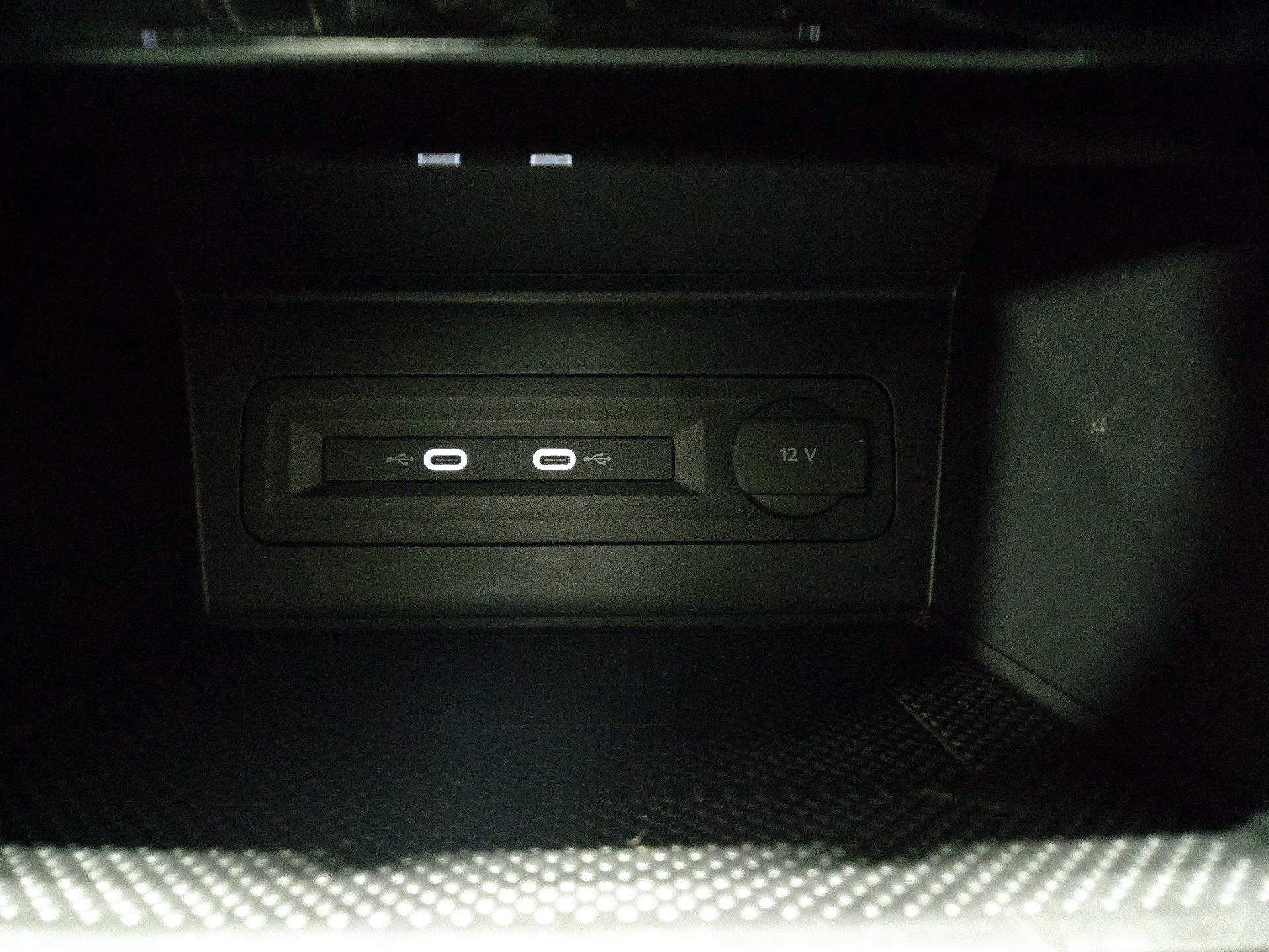 Thumbnail: 2023 Volkswagen Atlas - 17