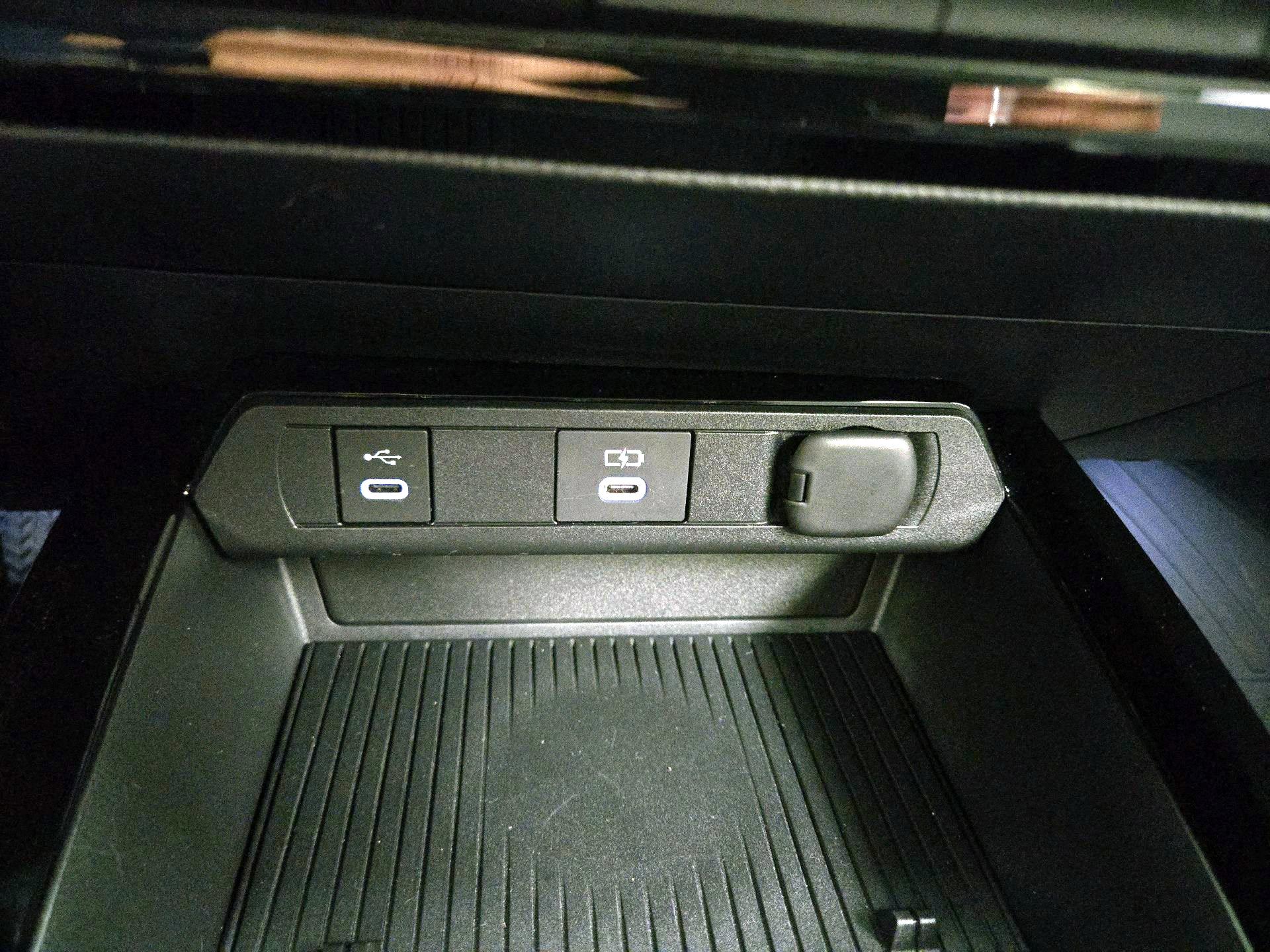 Thumbnail: 2024 Toyota Prius - 18