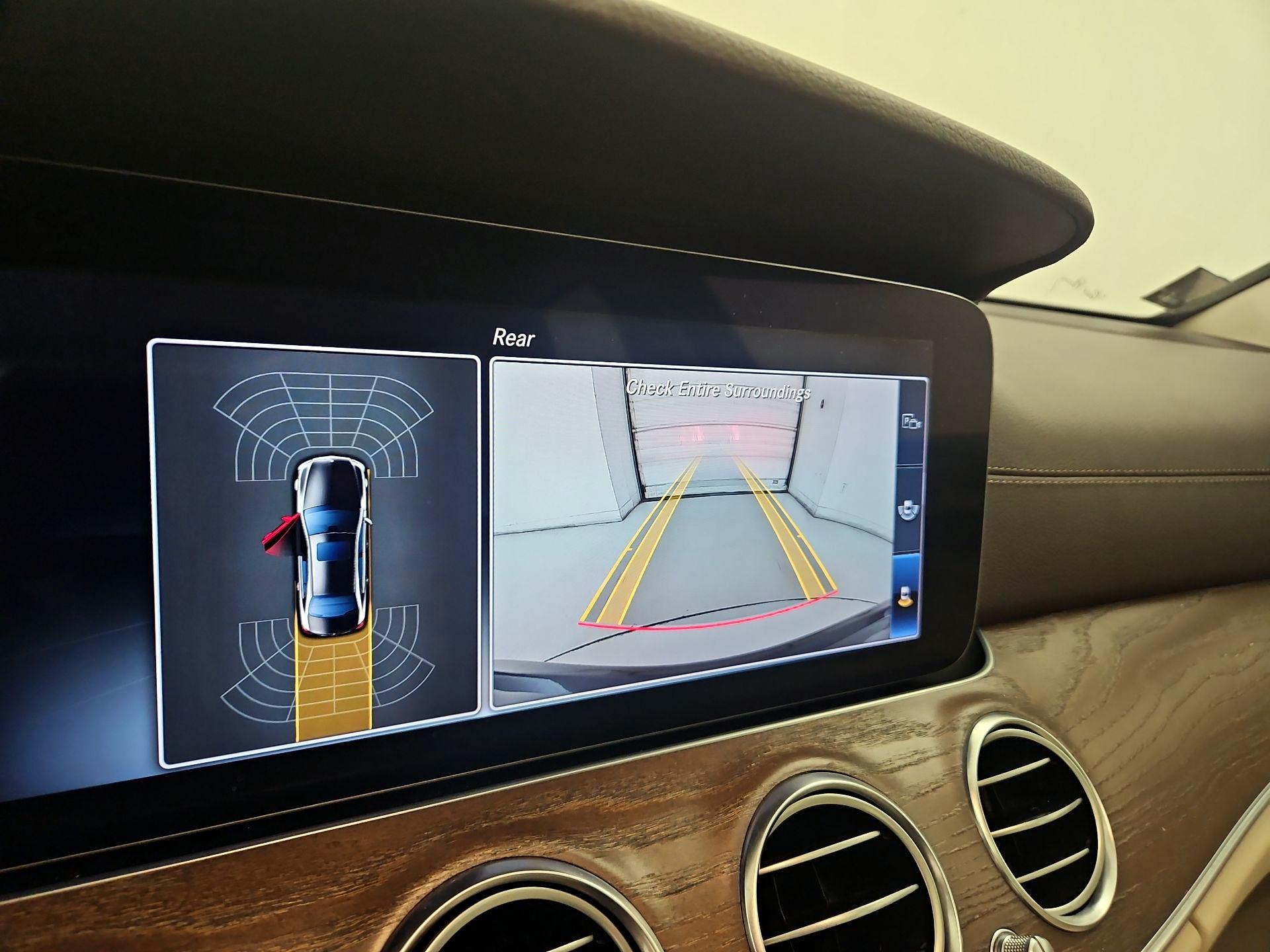 Thumbnail: 2018 Mercedes-Benz E-Class - 15