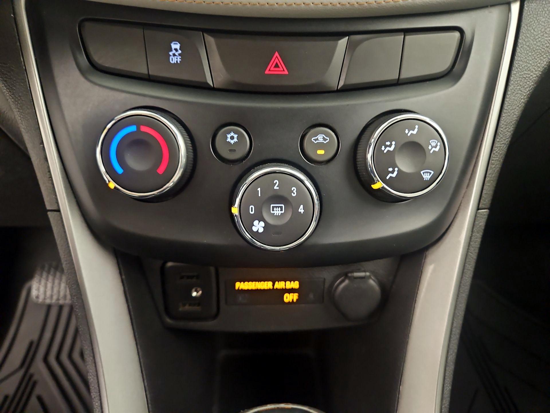 Thumbnail: 2020 Chevrolet Trax - 16