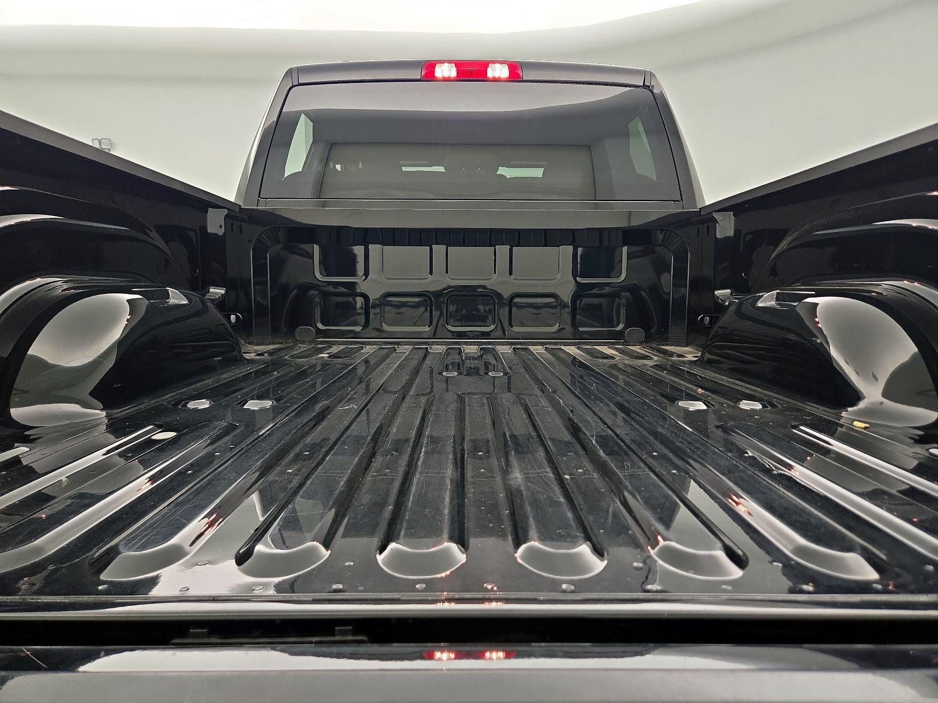 Thumbnail: 2022 RAM 1500 Classic - 20