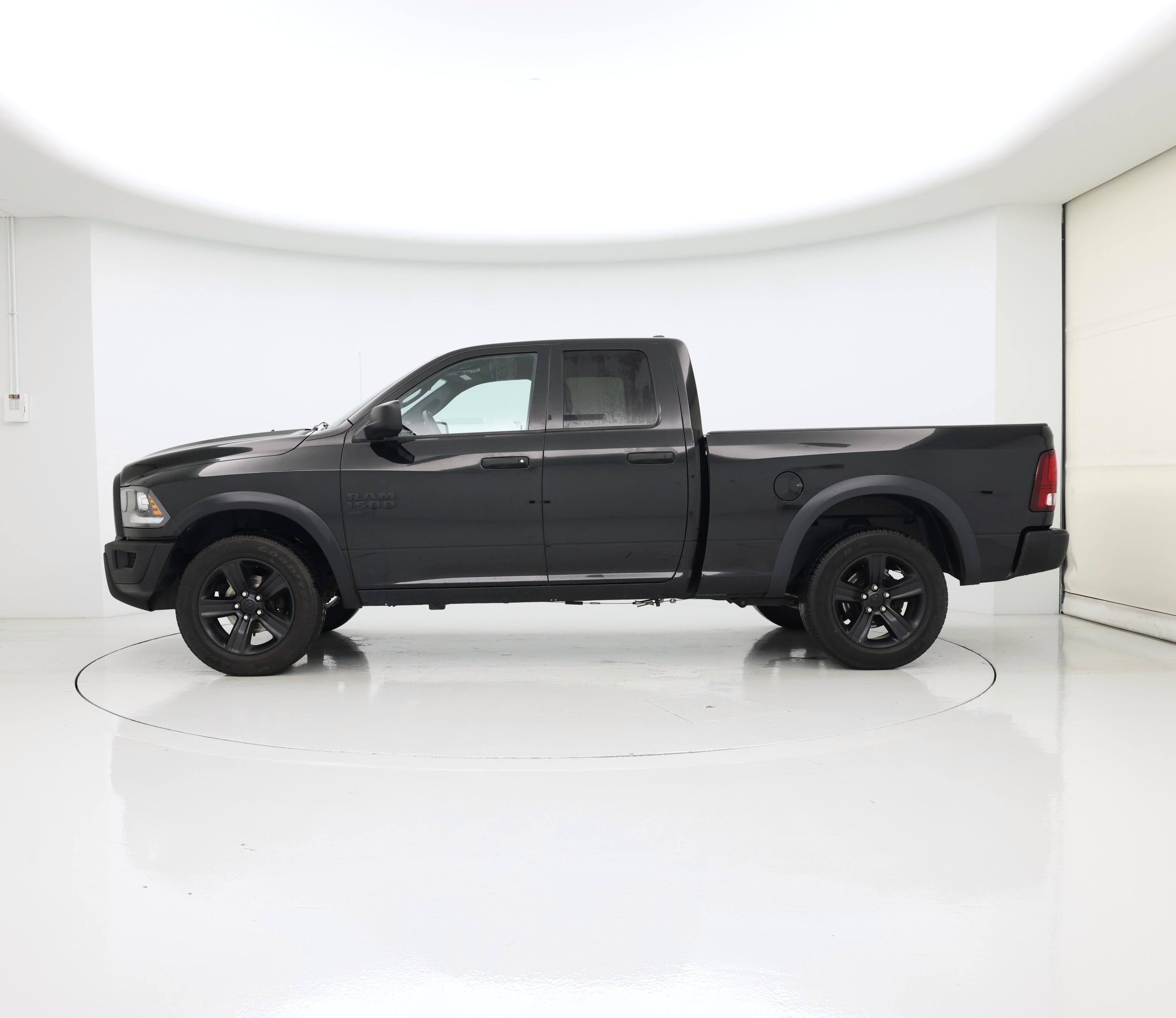 Thumbnail: 2022 RAM 1500 Classic - 3