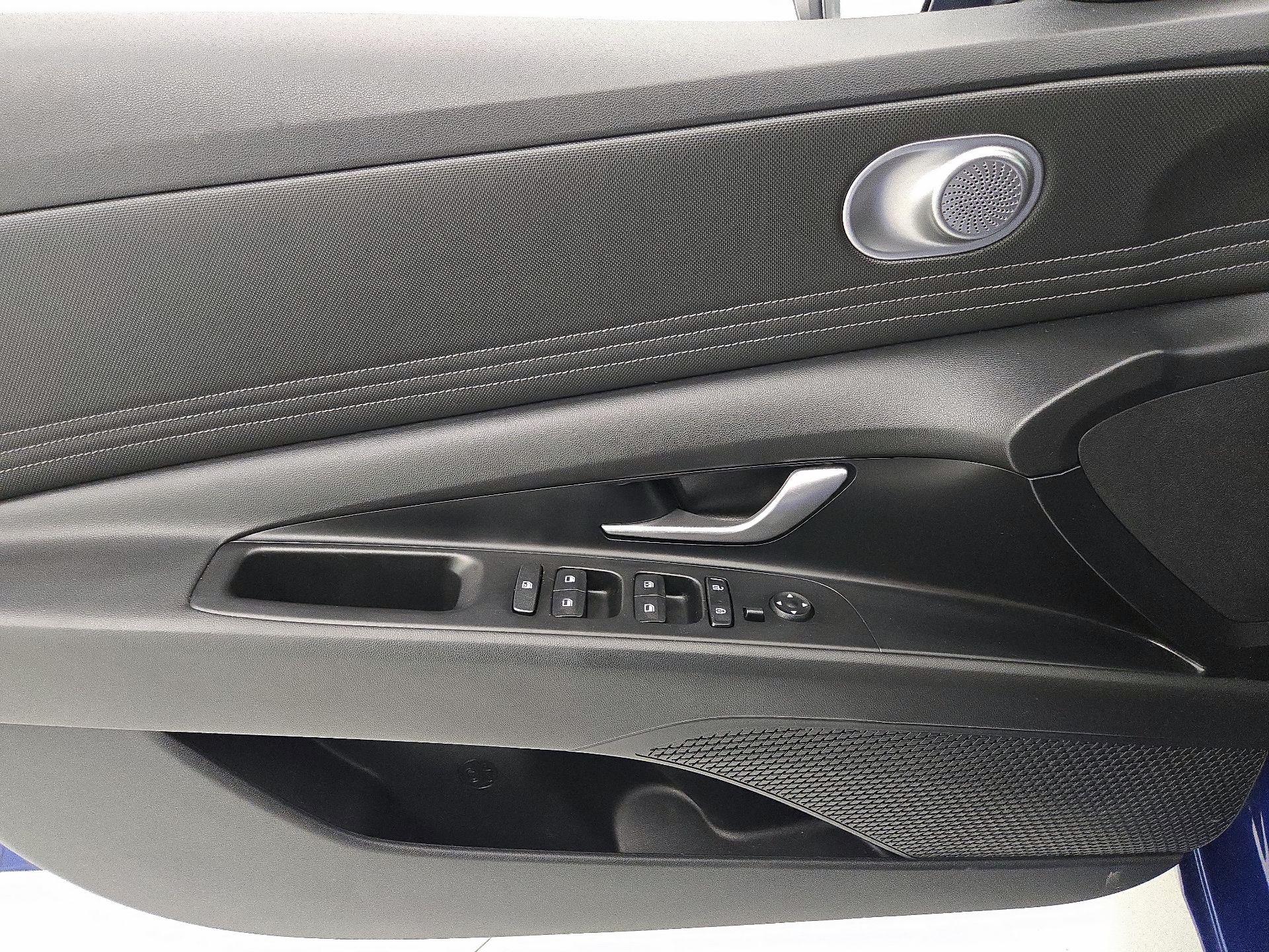 Thumbnail: 2021 Hyundai Elantra - 12