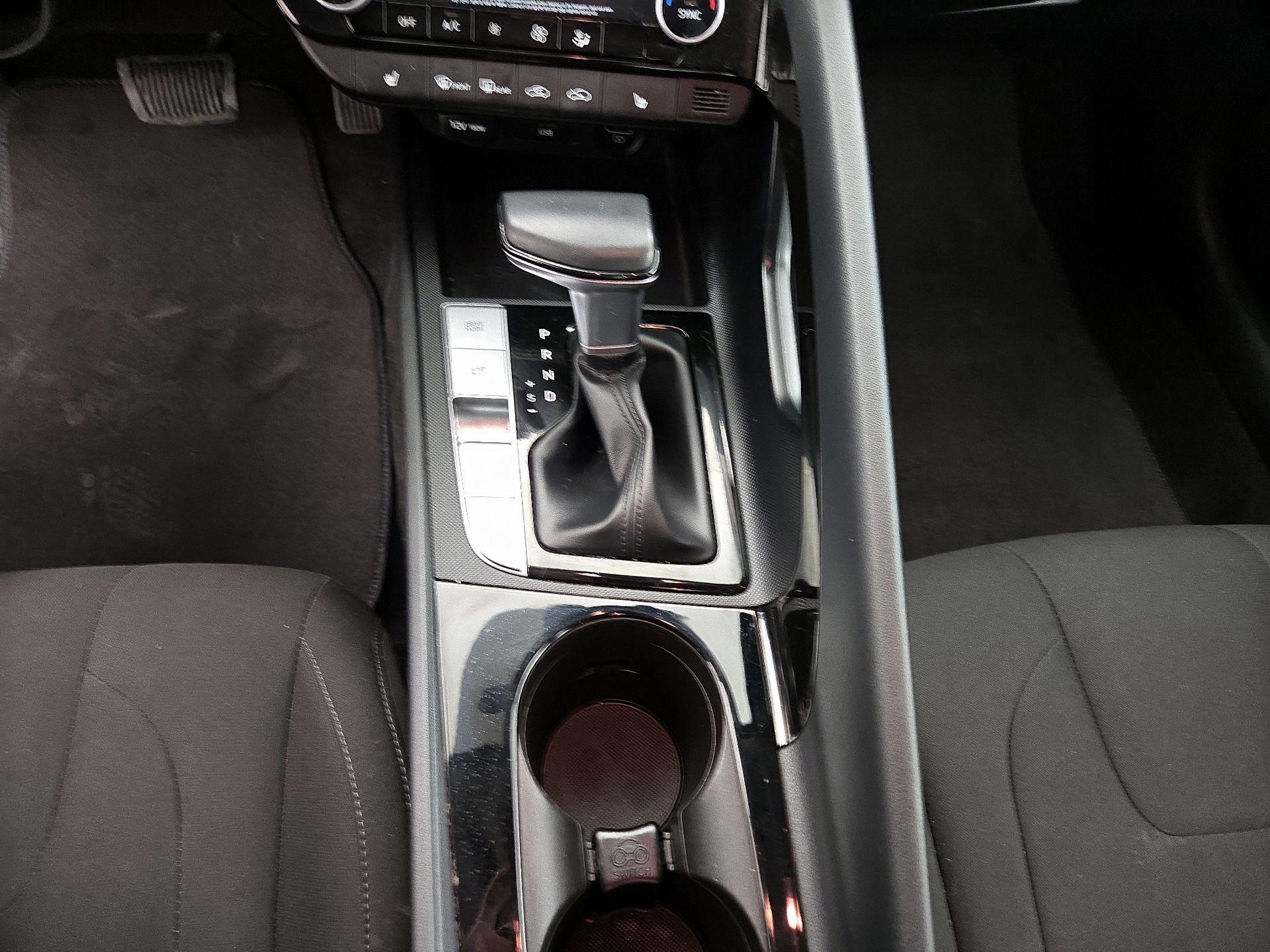 Thumbnail: 2021 Hyundai Elantra - 17