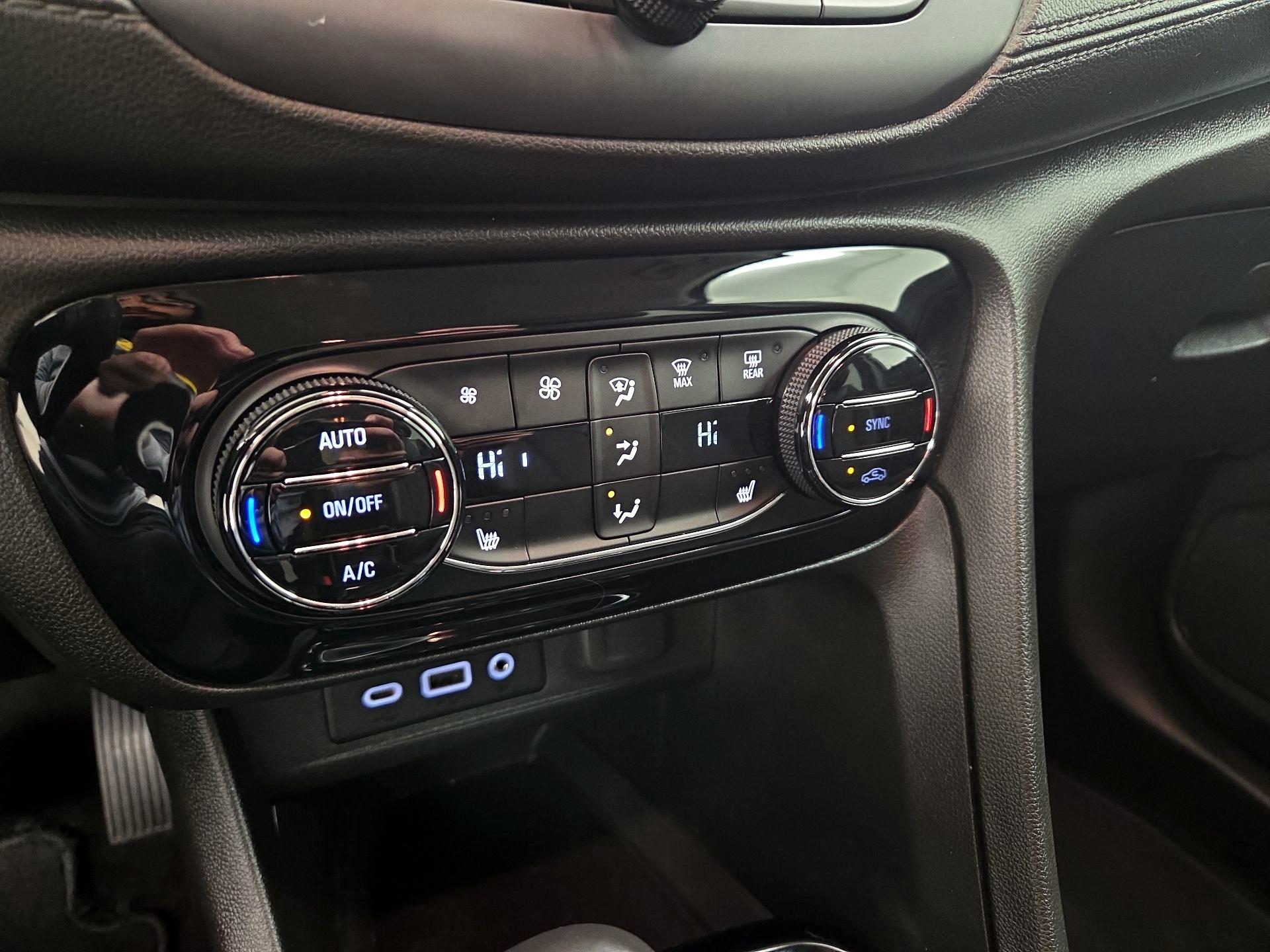 Thumbnail: 2020 Buick Encore GX - 17