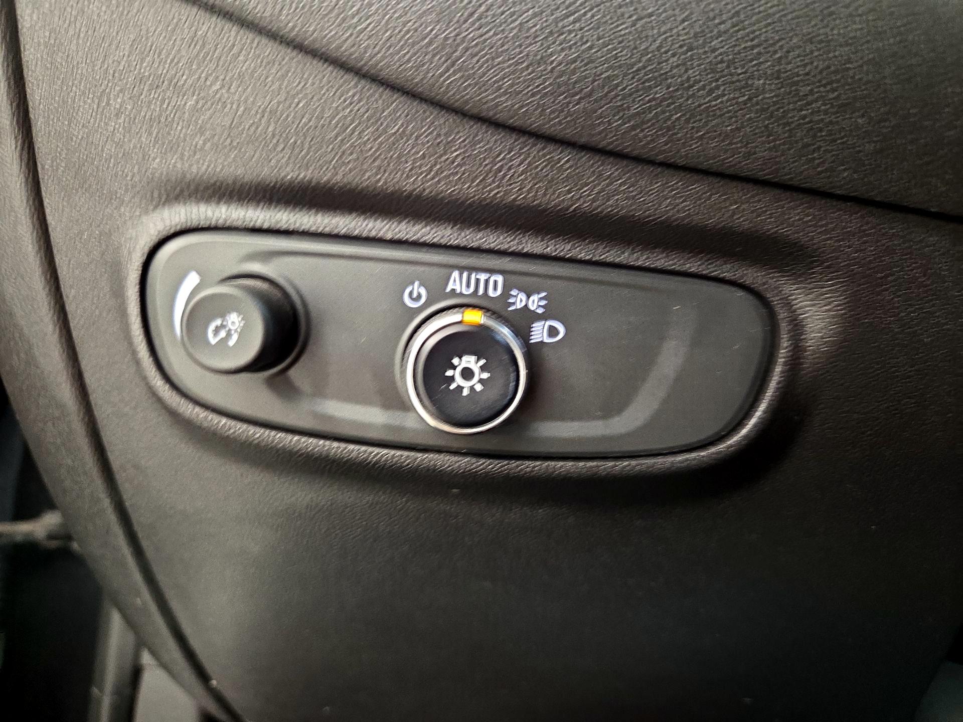 Thumbnail: 2022 Chevrolet Equinox - 13