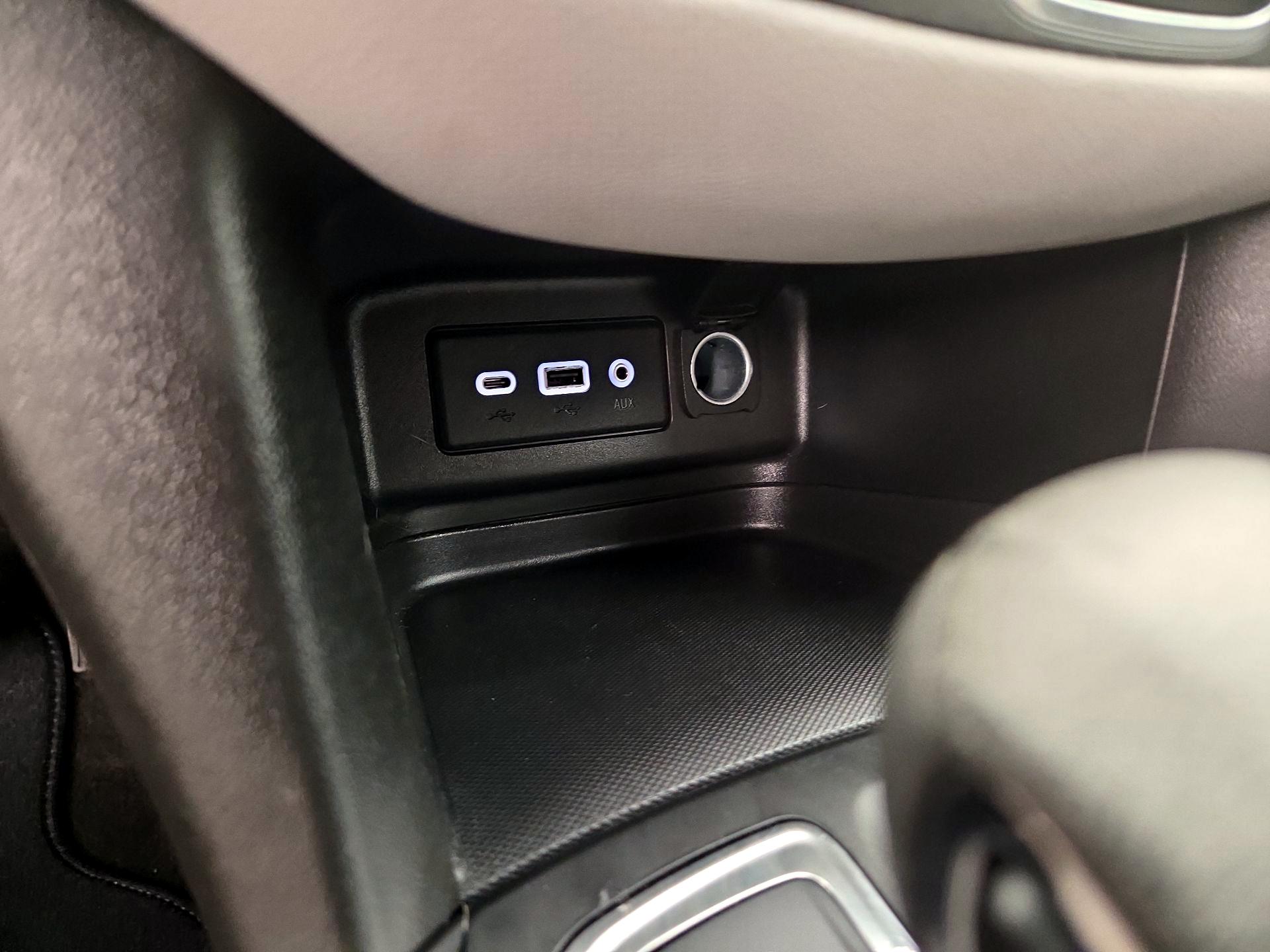 Thumbnail: 2022 Chevrolet Equinox - 18