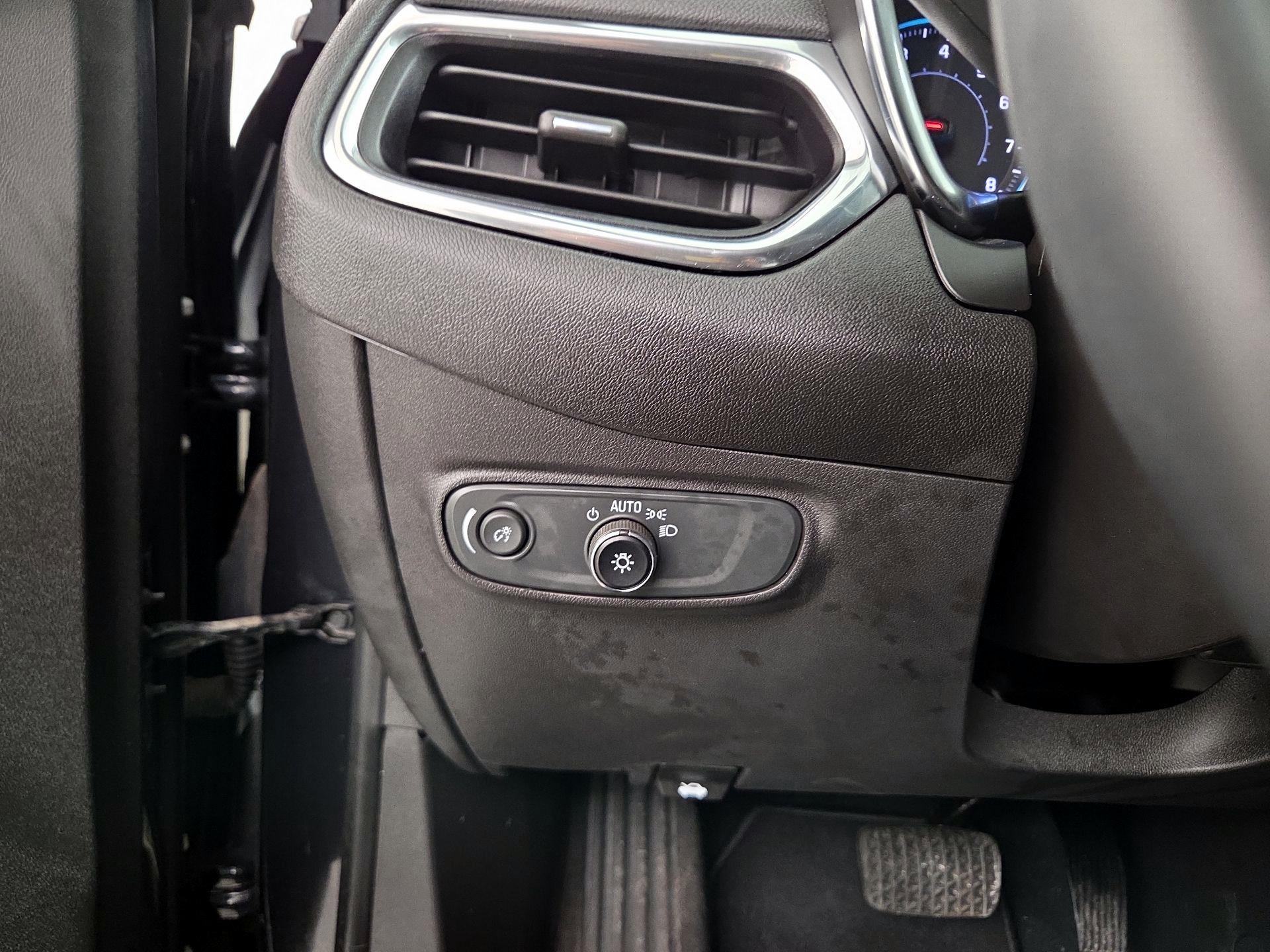 Thumbnail: 2023 Chevrolet Equinox - 11