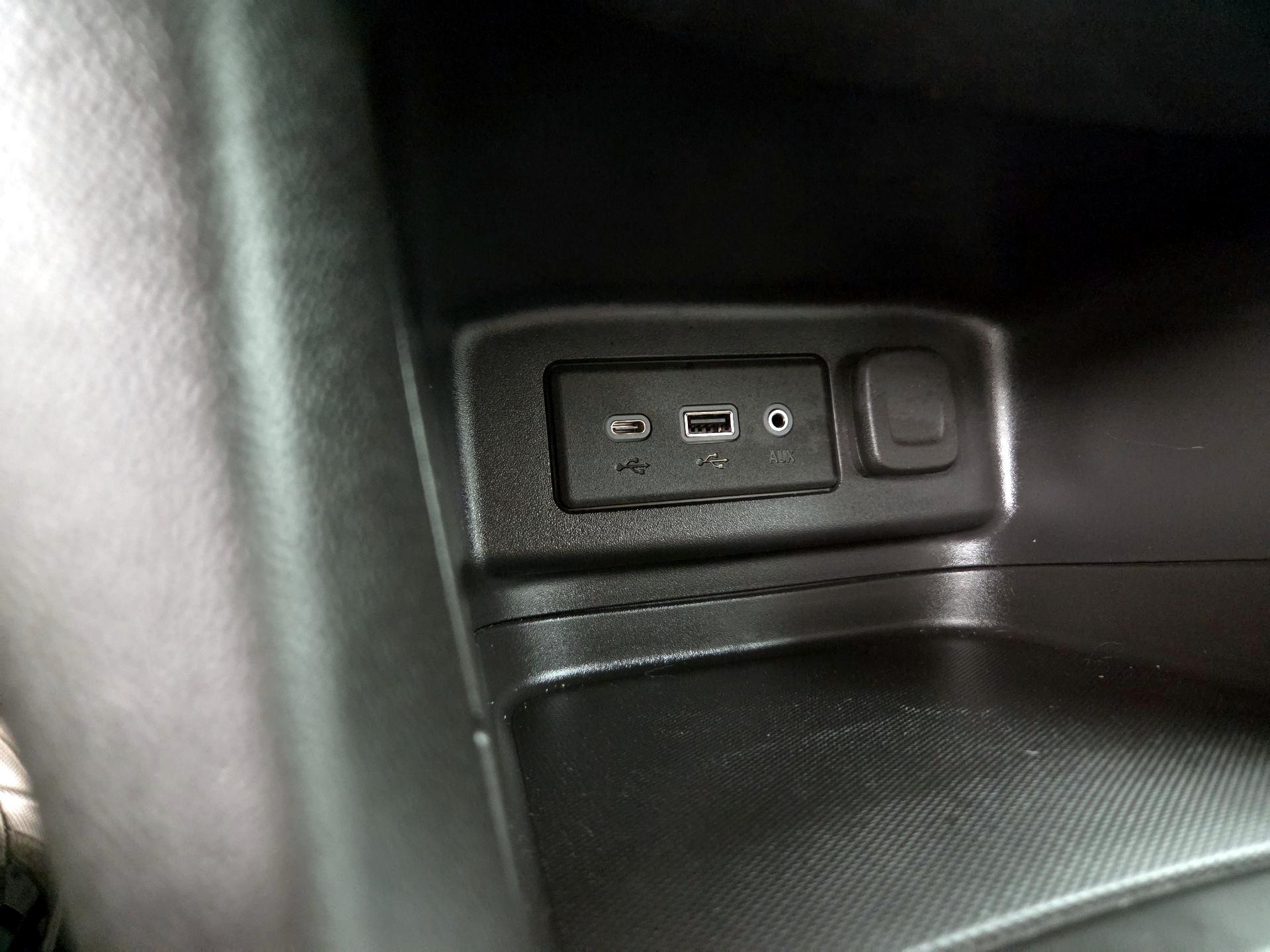 Thumbnail: 2023 Chevrolet Equinox - 16