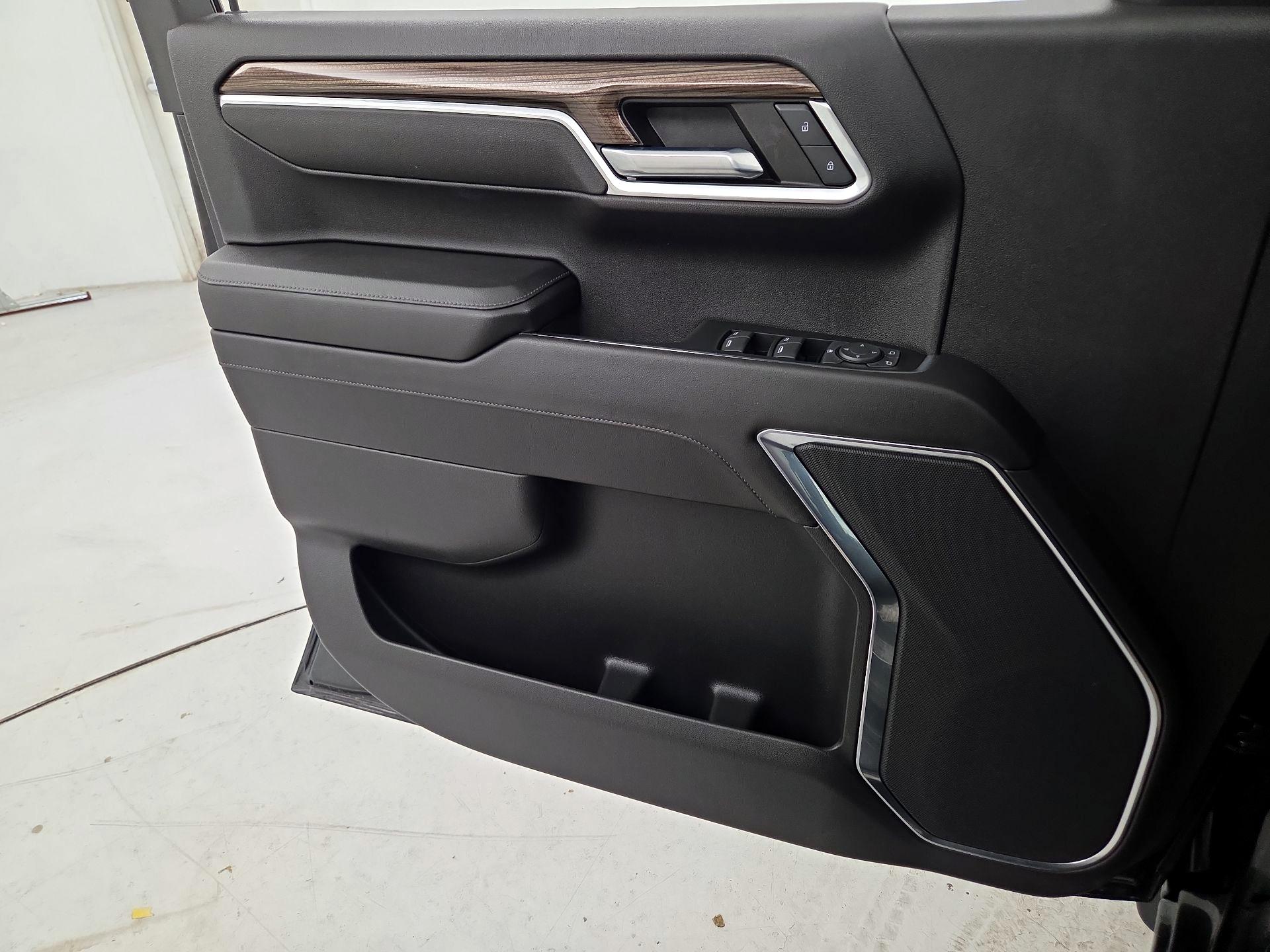 Thumbnail: 2023 Chevrolet Silverado 1500 - 10