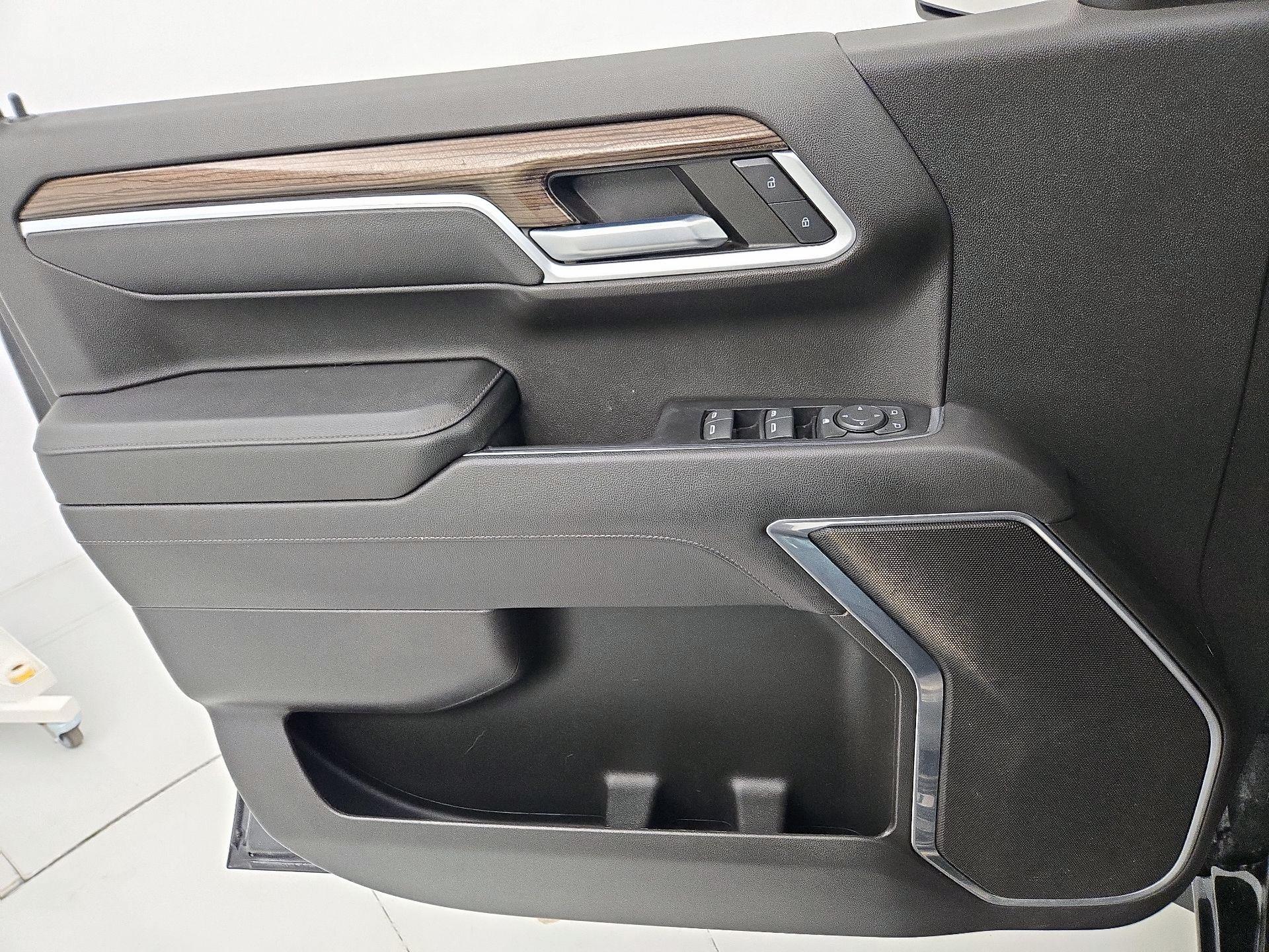 Thumbnail: 2022 Chevrolet Silverado 1500 - 12